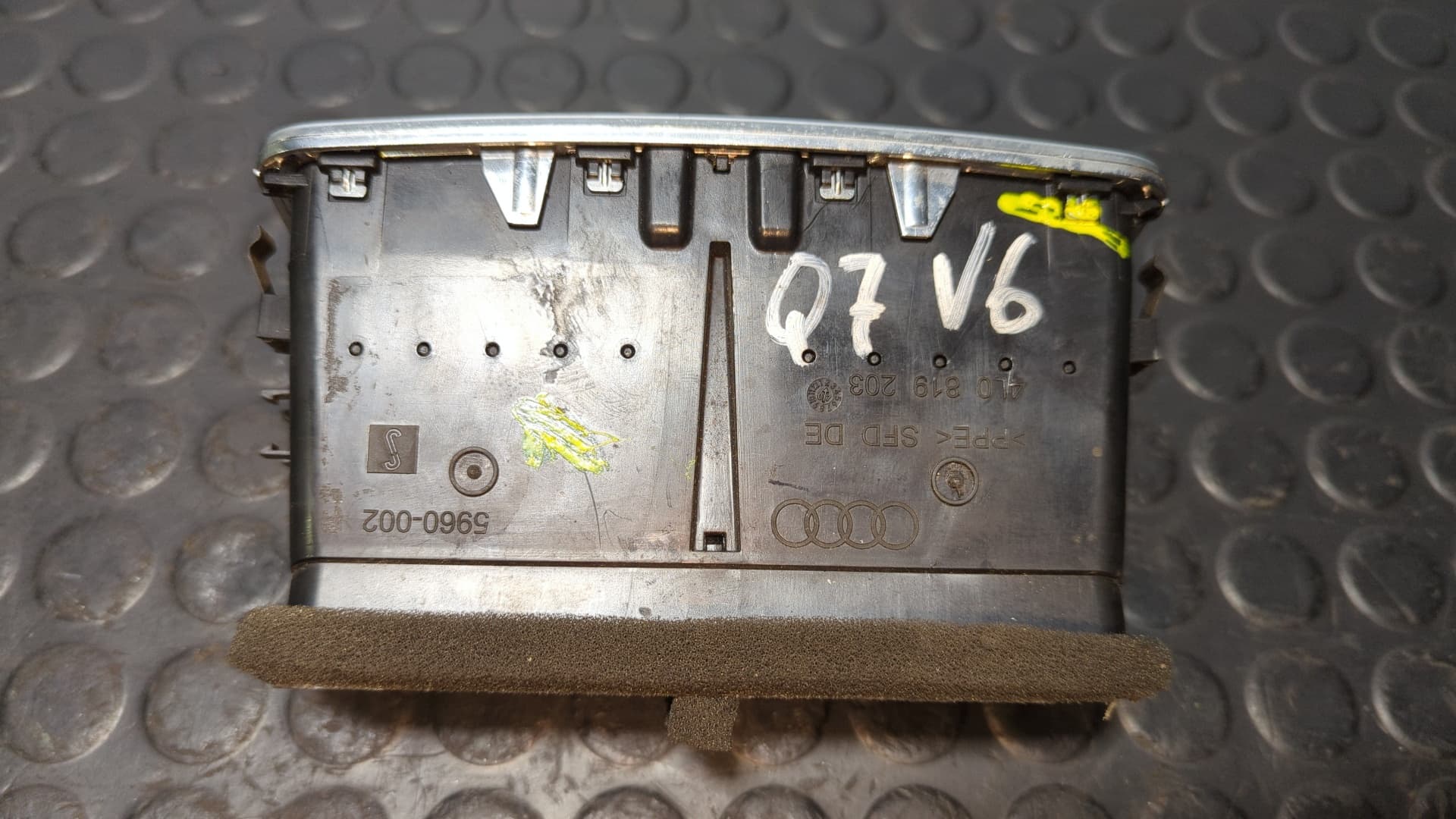 Recambio de REJILLA AIREADORA para AUDI Q7 (4L) referencia OEM IAM 4L0819203 4