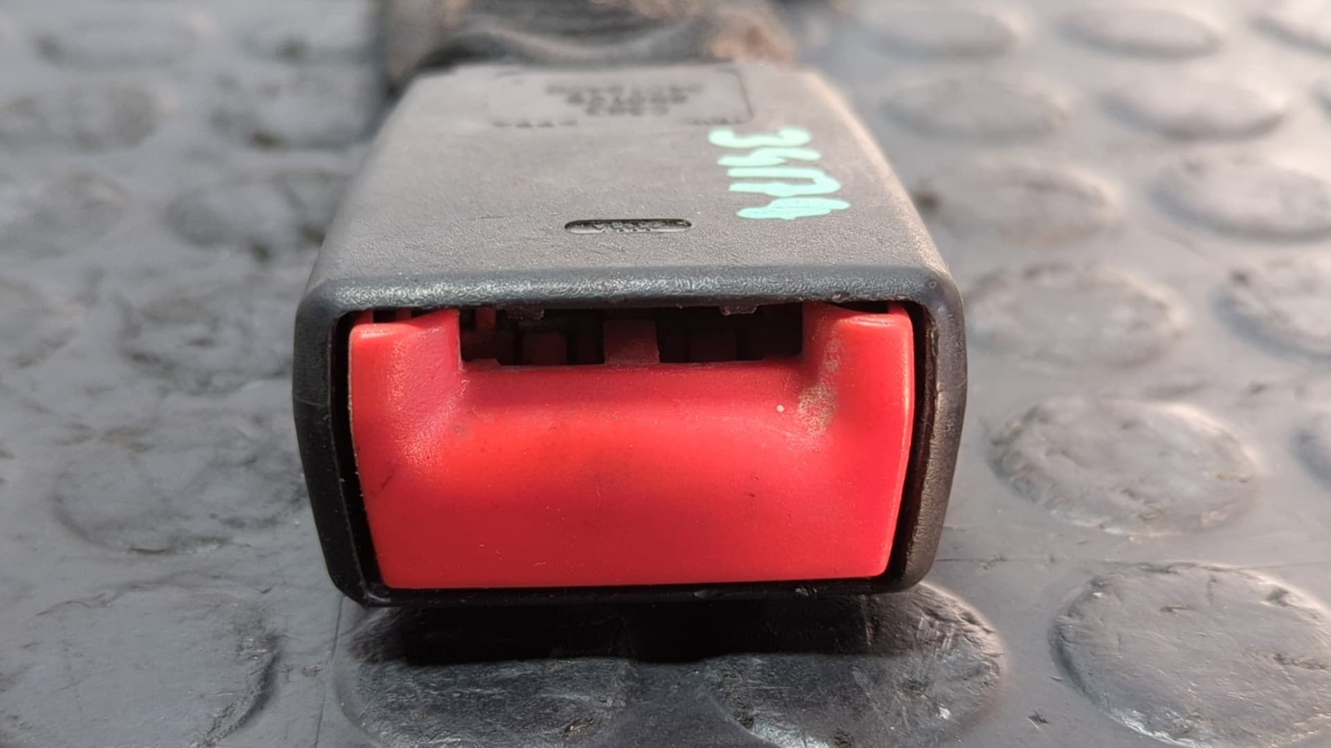 Recambio de ENGANCHE CINTURON TRASERO DERECHO para FIAT BRAVO (198) 1.6 16V Multijet Easy (77kW) 198A3000 referencia OEM IAM 34018405 - ROJO 2