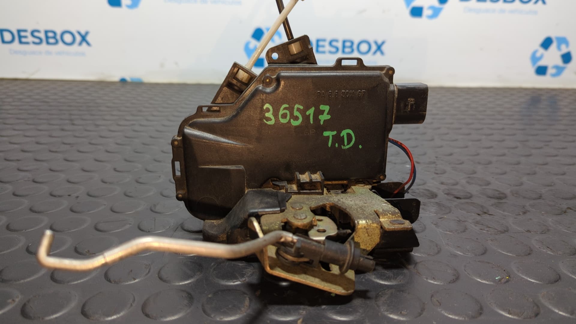 Recambio de CERRADURA PUERTA TRASERA DERECHA para AUDI ALLROAD QUATTRO (4B5) 2.5 TDI (132kW) AKE - GRIS