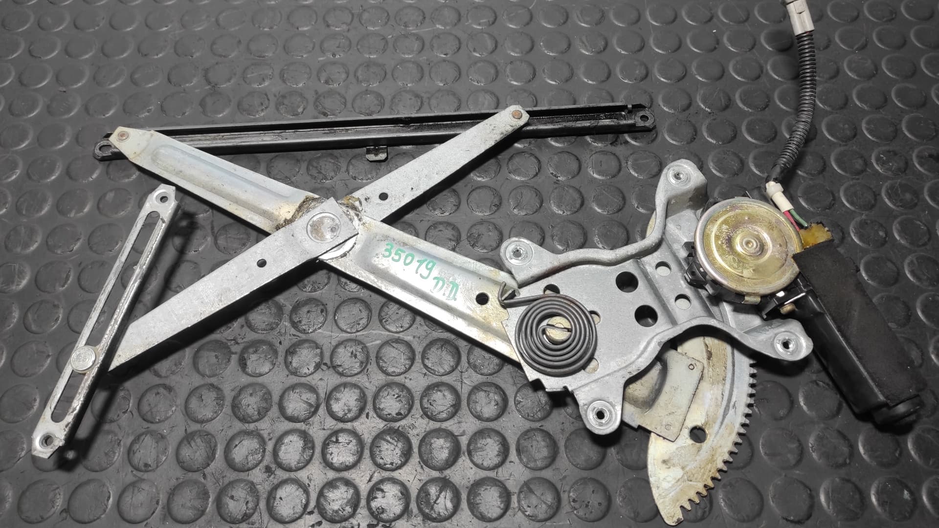 Recambio de ELEVALUNAS DELANTERO DERECHO para TOYOTA HILUX (KUN) Double Cab 4X4 2L-TE referencia OEM IAM 6980135040  - VERDE