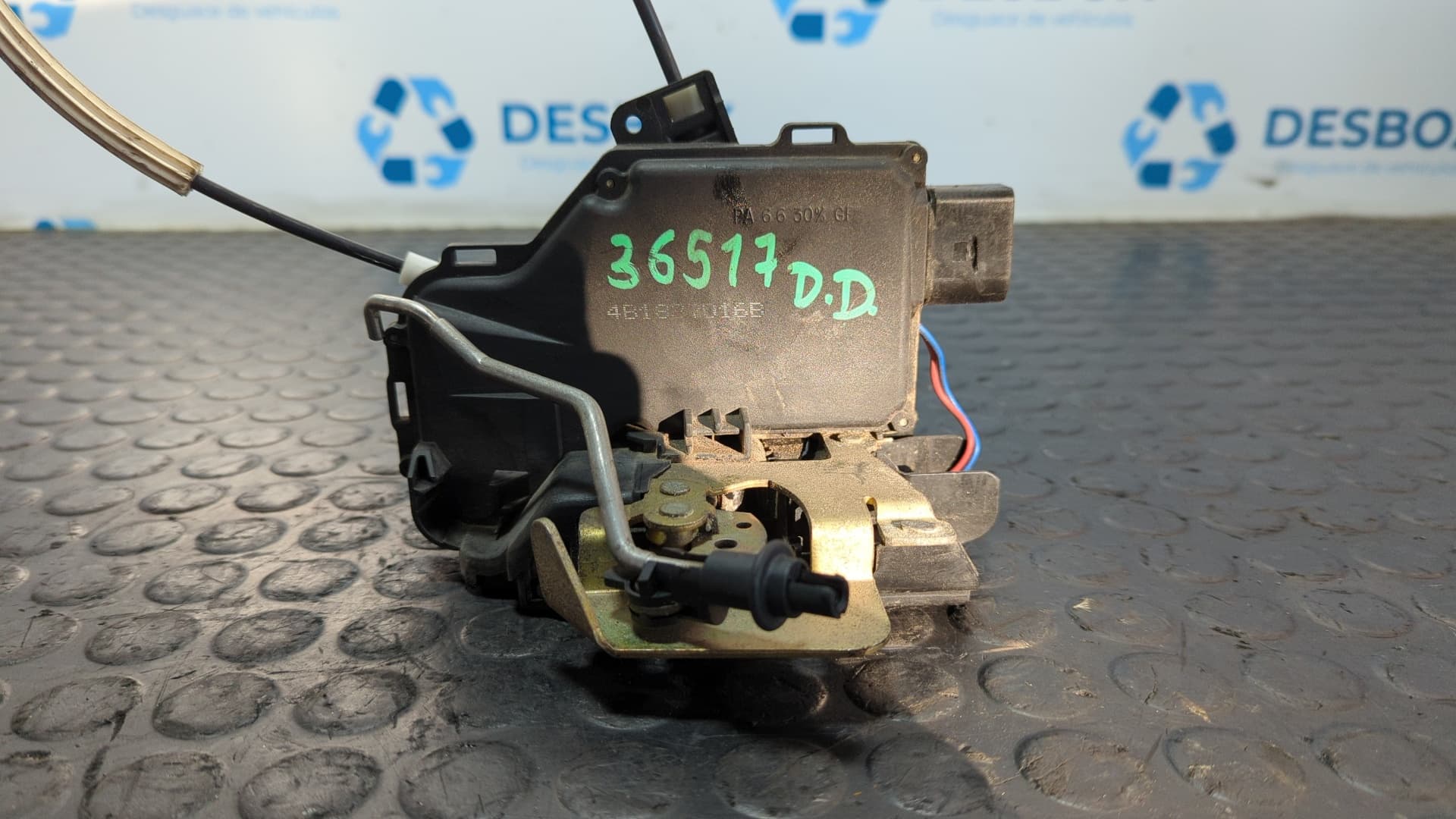 Recambio de CERRADURA PUERTA DELANTERA DERECHA para AUDI ALLROAD QUATTRO (4B5) 2.5 TDI (132kW) AKE referencia OEM IAM 4B1837016B - GRIS