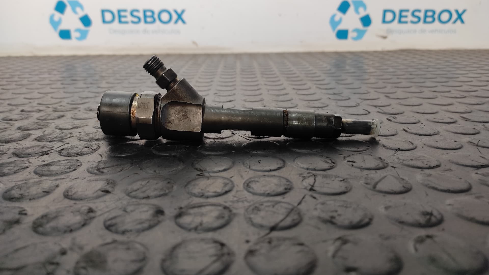 Recambio de INYECTOR para RENAULT MEGANE I CLASSIC (LA0) F9Q K7 referencia OEM IAM 7700111014