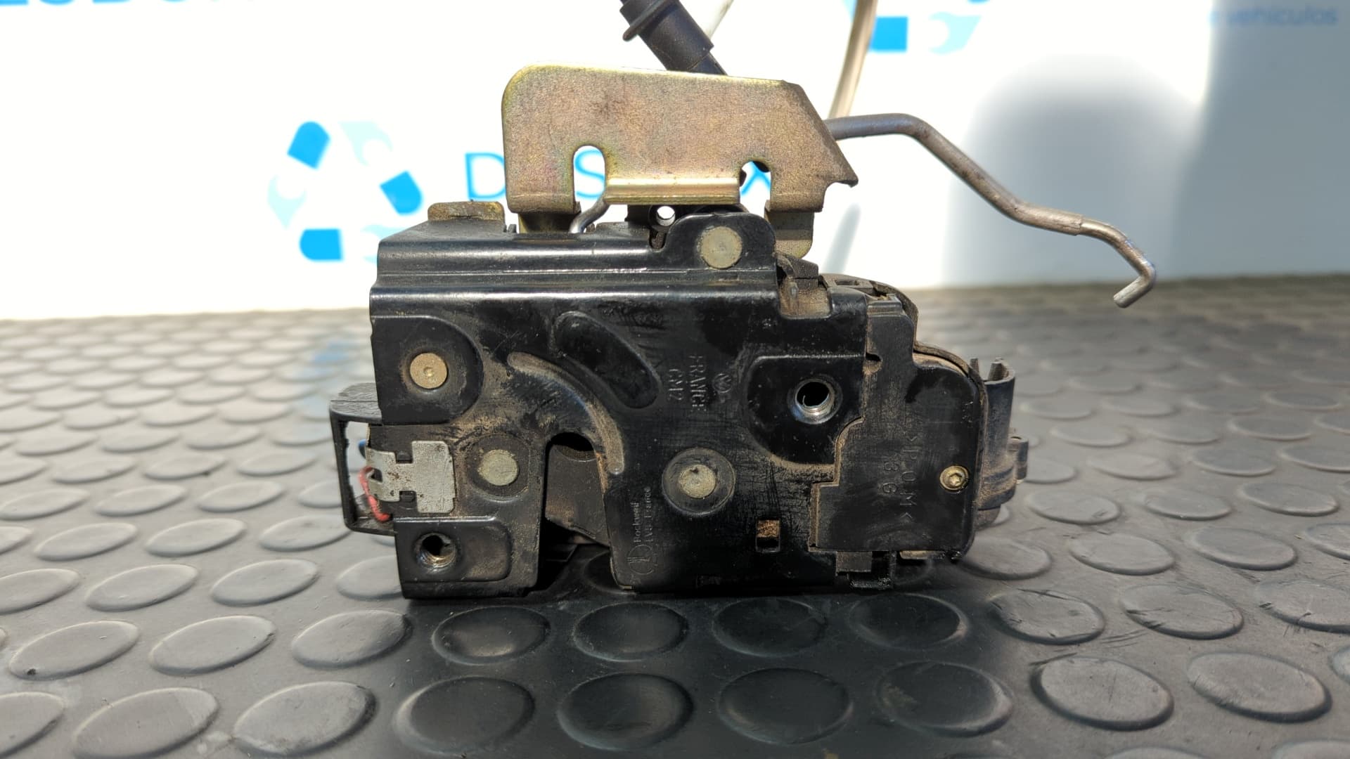 Recambio de CERRADURA PUERTA DELANTERA IZQUIERDA para AUDI ALLROAD QUATTRO (4B5) 2.5 TDI (132kW) AKE - GRIS 4
