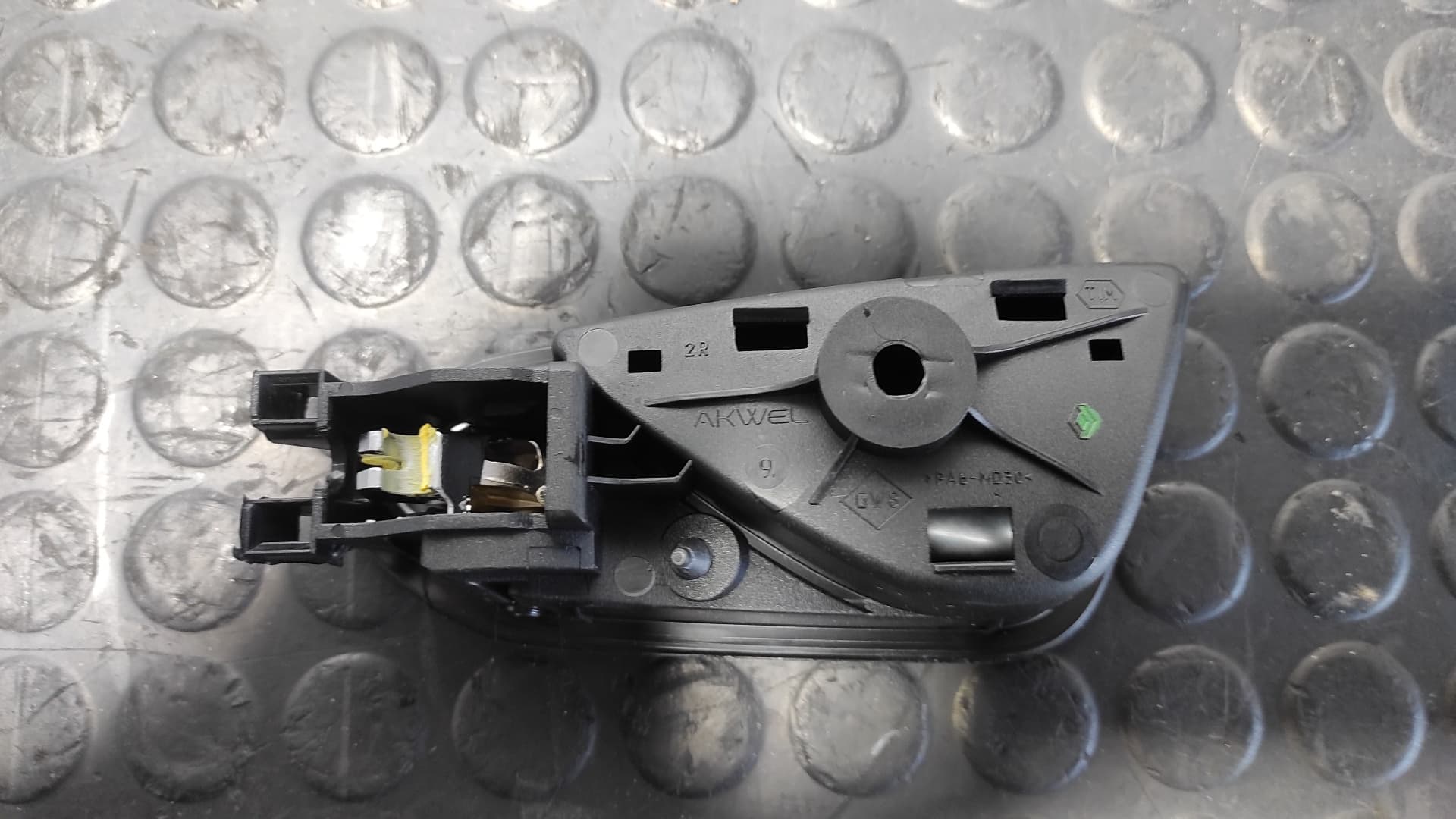 Recambio de MANETA INTERIOR TRASERA DERECHA para RENAULT CLIO V 1.0 H4DE4 referencia OEM IAM 826721378R - ROJO 2