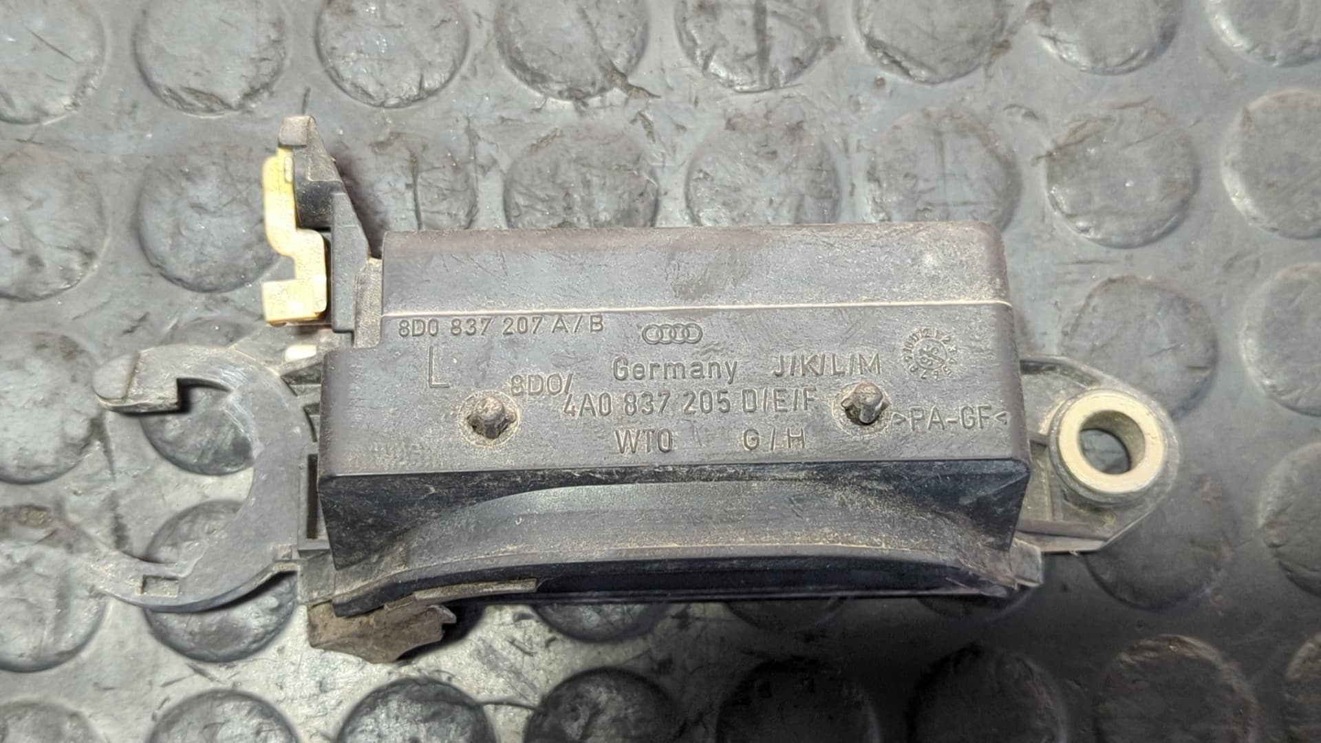 Recambio de MANETA DELANTERA IZQUIERDA para AUDI A4 BERLINA (B5) referencia OEM IAM 8D0837207A 2