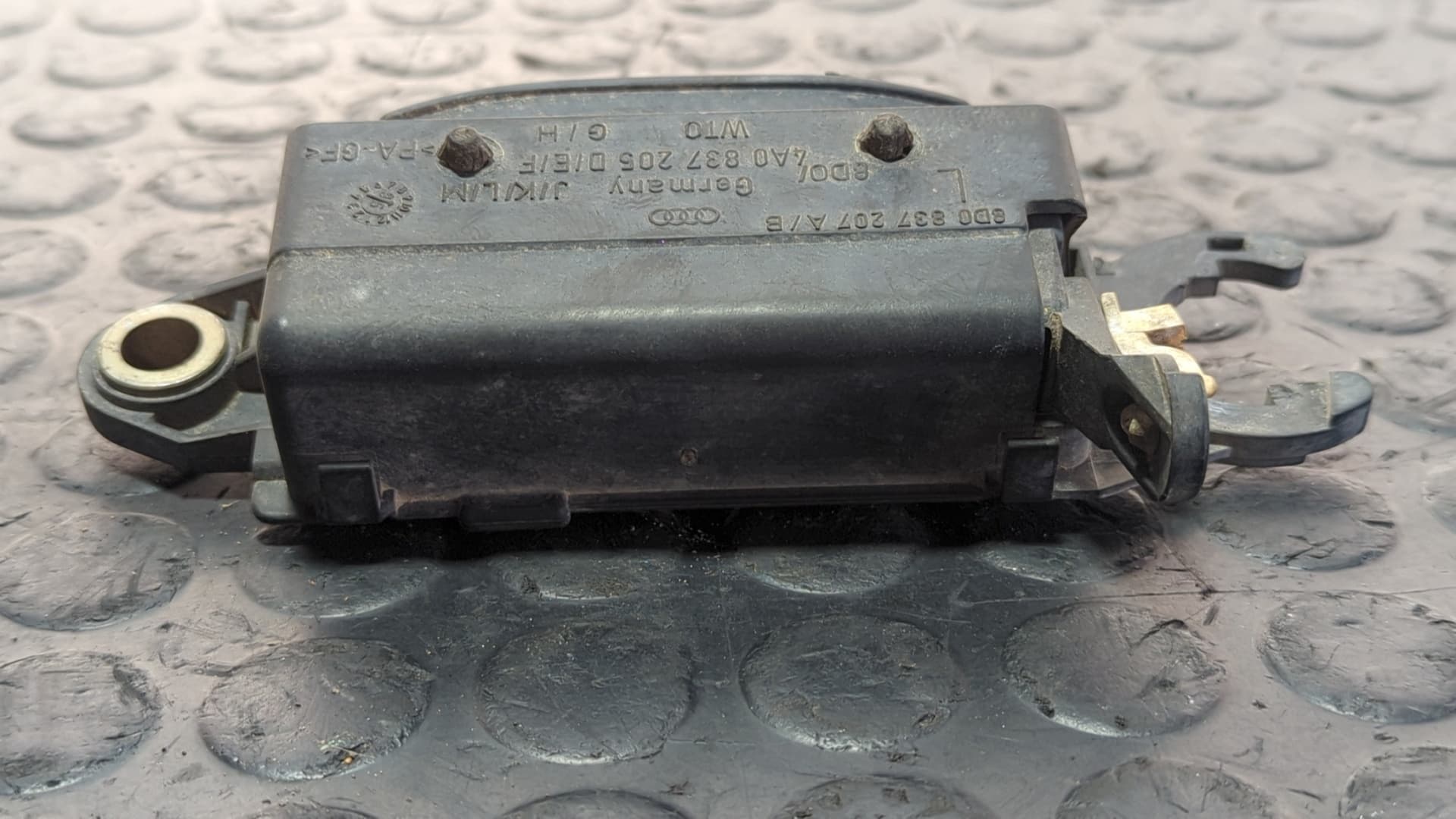 Recambio de MANETA DELANTERA IZQUIERDA para AUDI A4 BERLINA (B5) referencia OEM IAM 8D0837207A 4