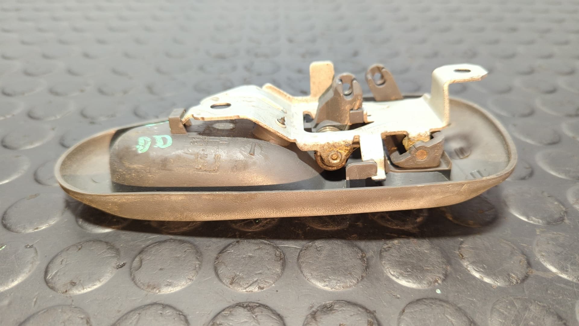 Recambio de MANETA INTERIOR DELANTERA DERECHA para MITSUBISHI L 200 (K6/7) referencia OEM IAM MR144546 3