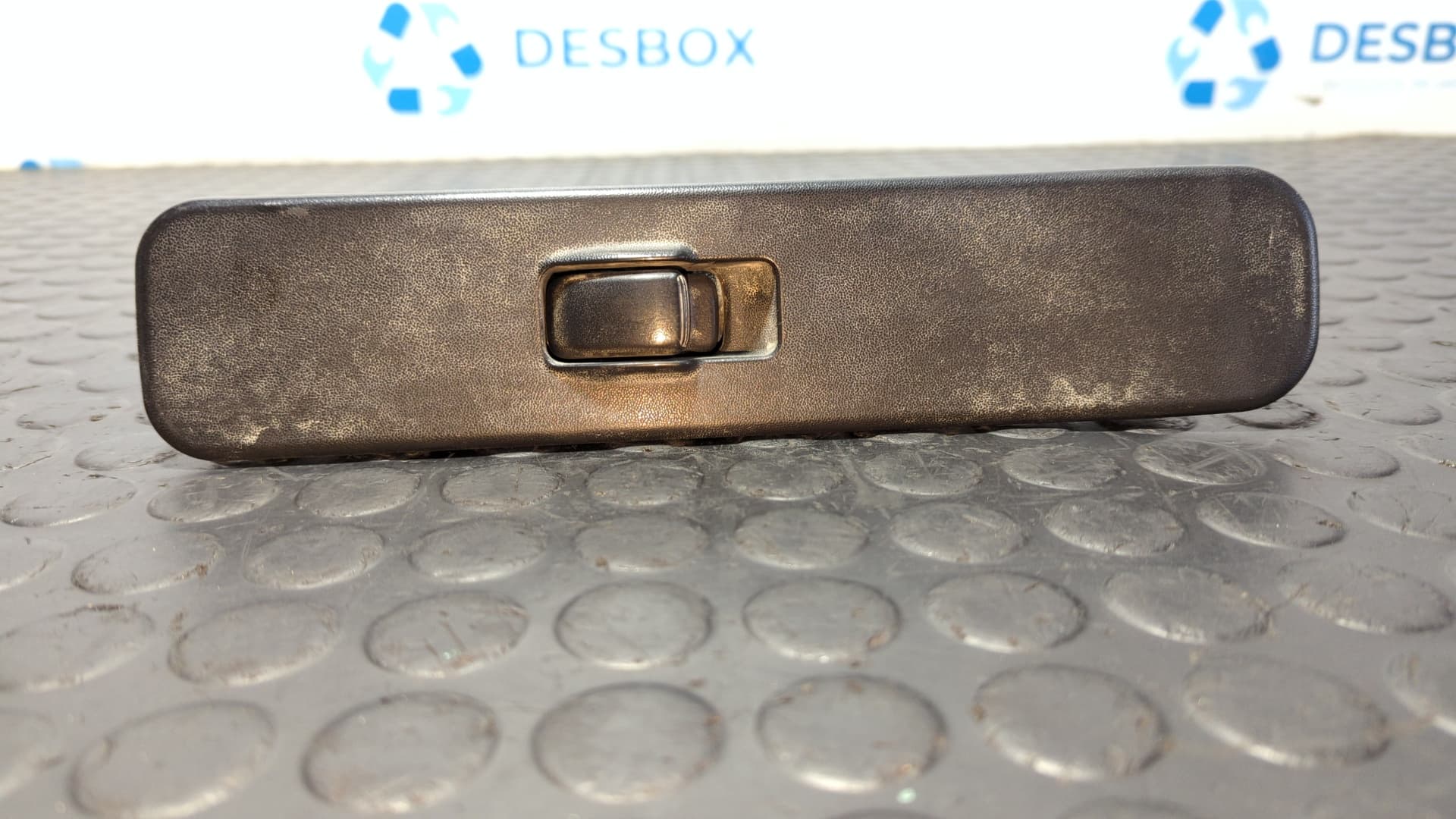 Recambio de MANDO ELEVALUNAS DELANTERO DERECHO para MITSUBISHI L 200 (K6/7) referencia OEM IAM 513831