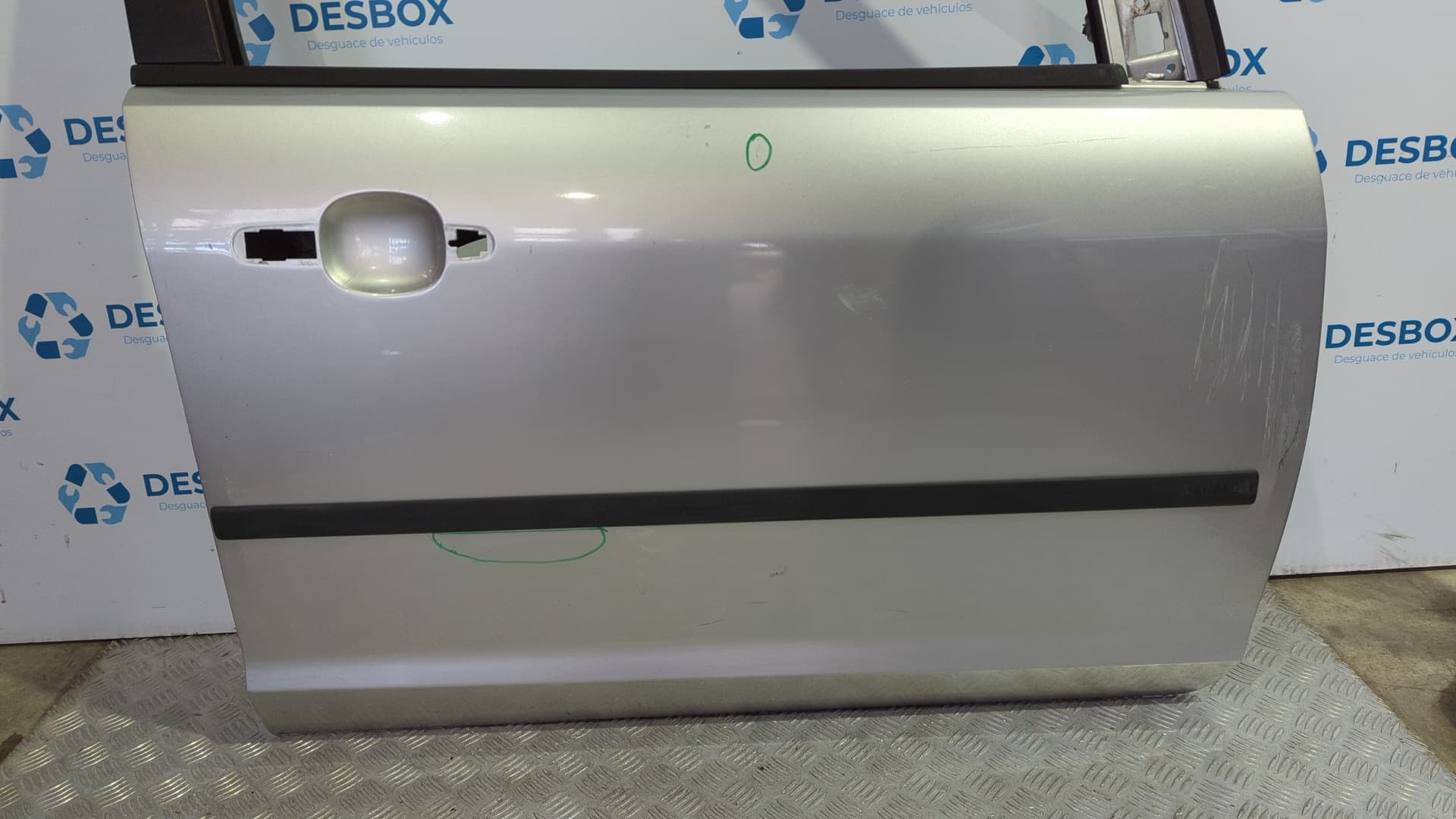 Recambio de PUERTA DELANTERA DERECHA para FORD FOCUS BERLINA (CAP) HWDA - GRIS 5