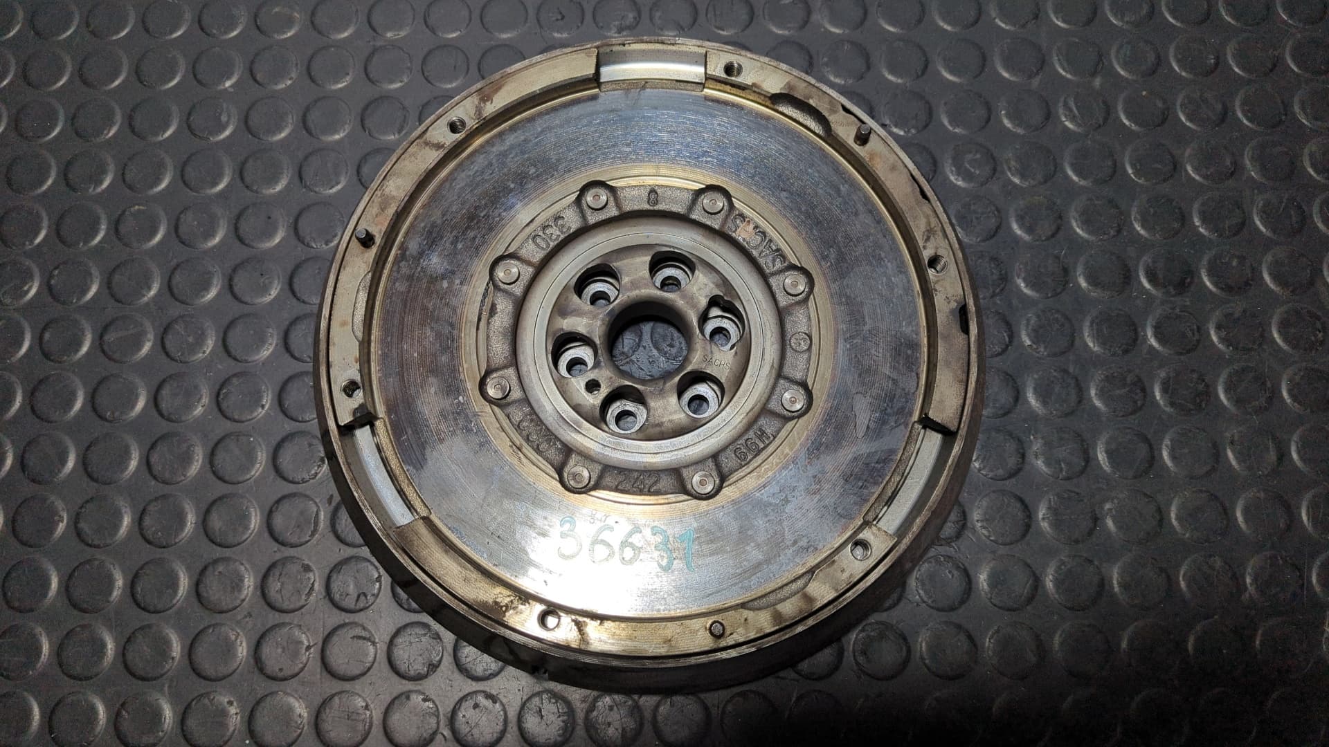 Recambio de VOLANTE MOTOR BIMASA para PEUGEOT 407 SW 1.6 HDi 9HYDV6TED4 referencia OEM IAM 9659269480 - GRIS