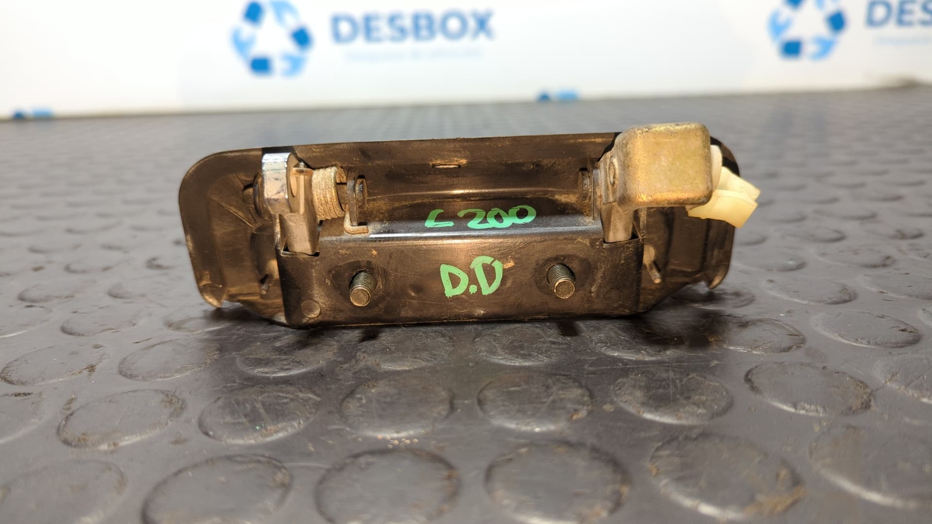 Recambio de MANETA EXTERIOR DELANTERA DERECHA para MITSUBISHI L 200 (K6/7) 3