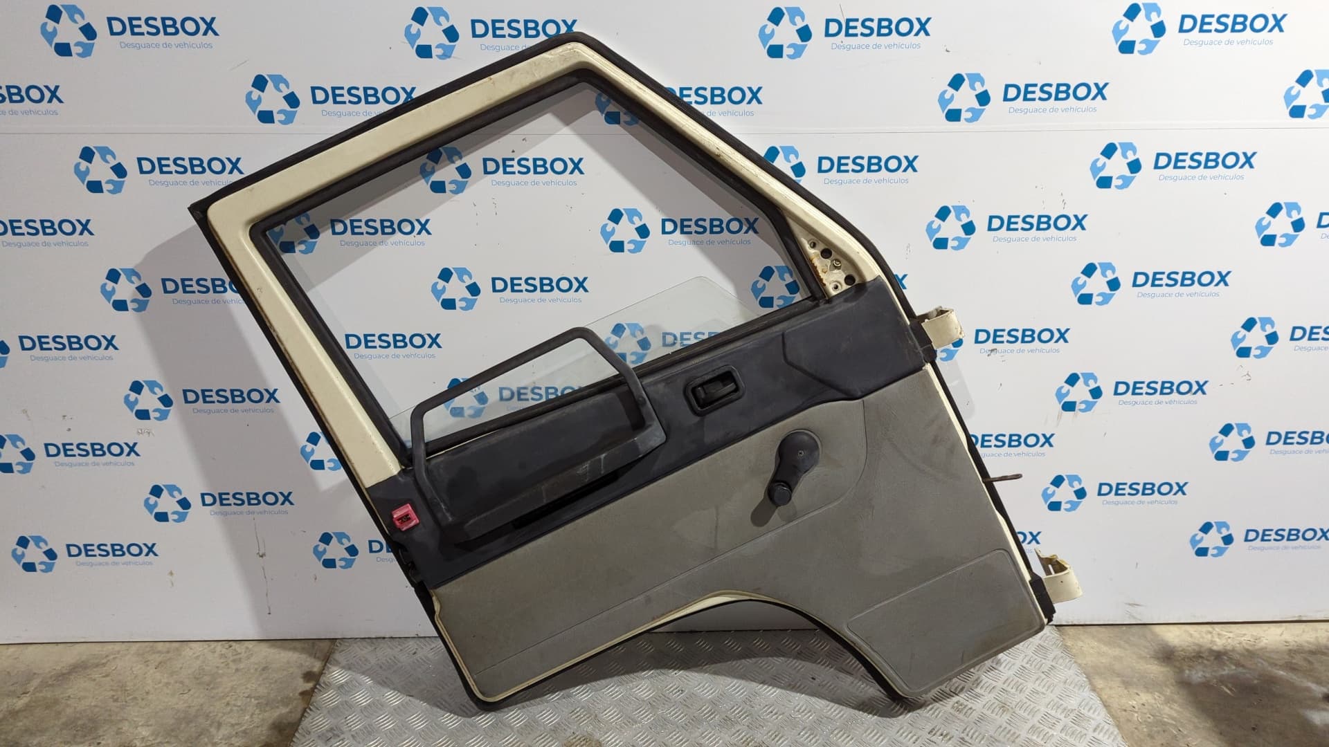 Recambio de PUERTA DELANTERA IZQUIERDA para MERCEDES-BENZ MB 100 4