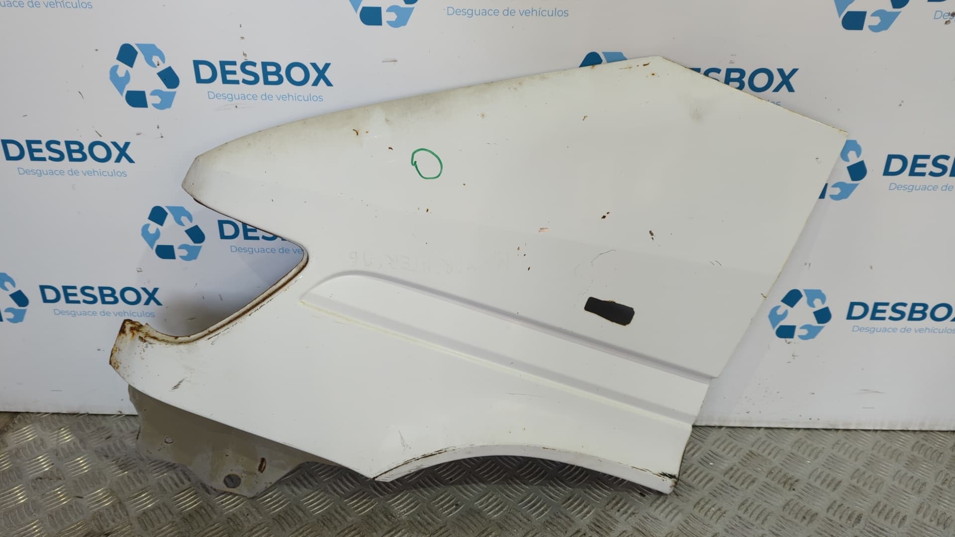 Recambio de ALETA DELANTERA IZQUIERDA para MERCEDES-BENZ SPRINTER (W901,W903)