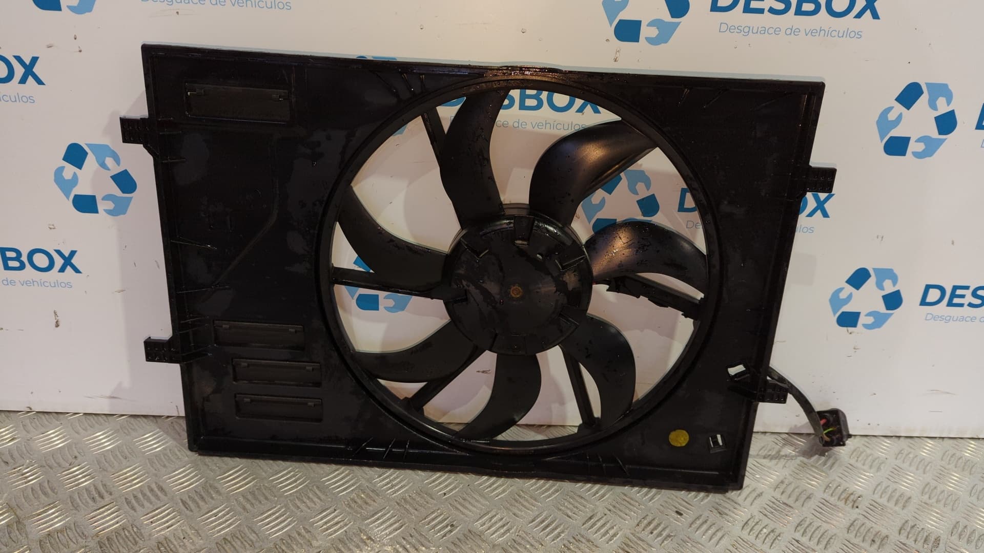 Recambio de ELECTROVENTILADOR para SKODA OCTAVIA BERLINA (1Z3) Active Plus CLH referencia OEM IAM 5Q0121205 - NEGRO 3