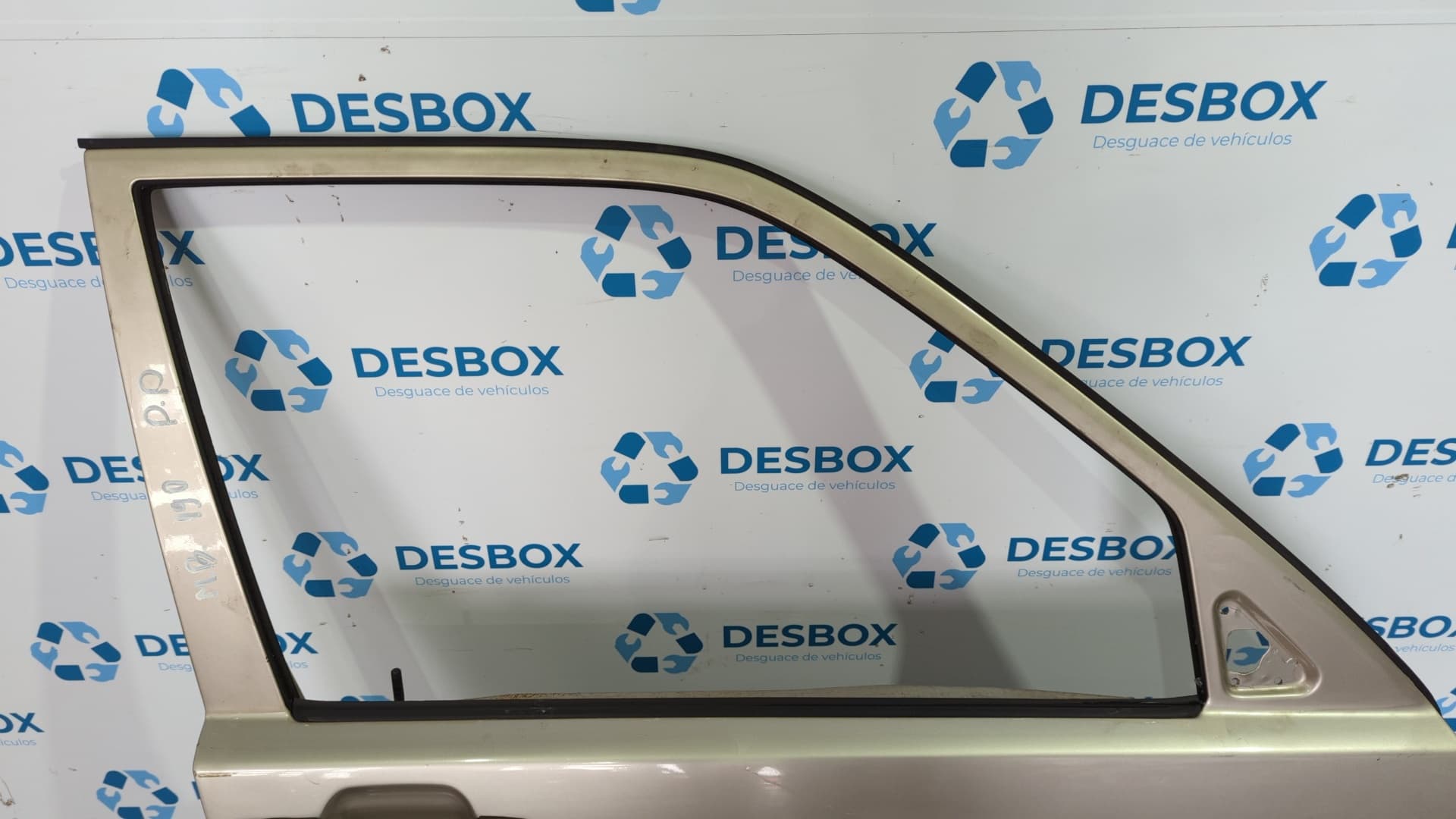 Recambio de PUERTA DELANTERA DERECHA para MERCEDES-BENZ CLASE C (W201) 3