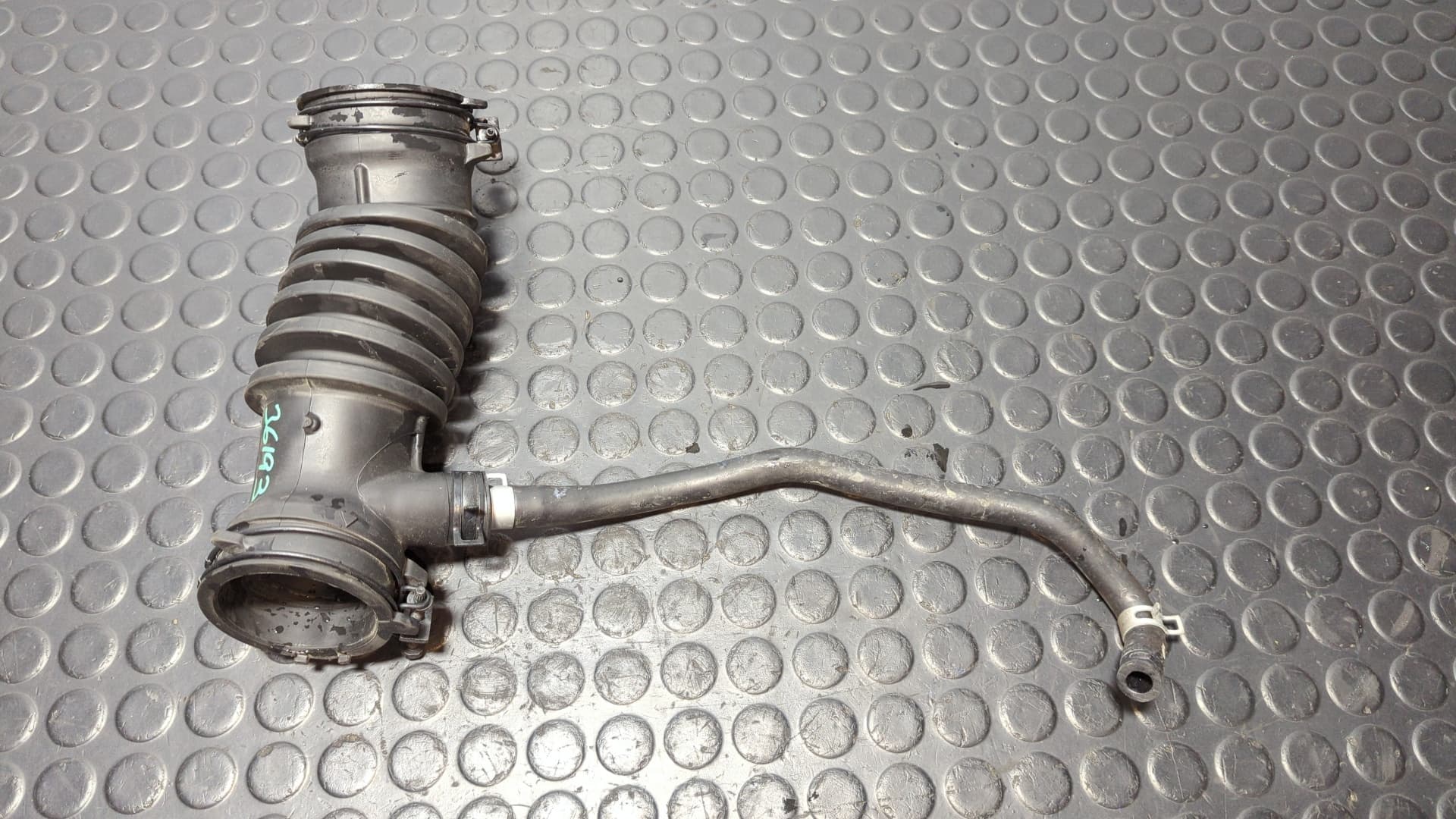 Recambio de TUBO ASPIRACION ADMISION para HYUNDAI I20 25 Aniversario G4LA referencia OEM IAM 28140C8200 - BLANCO 3