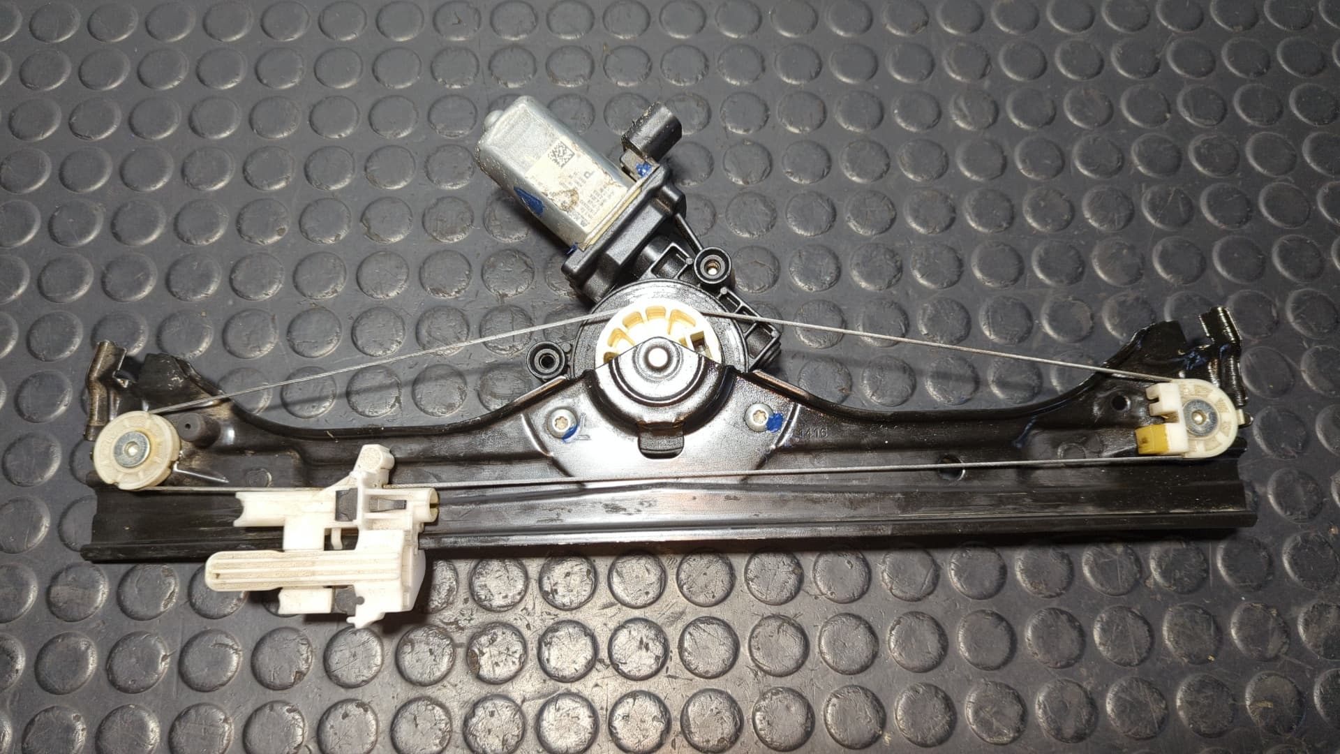 Recambio de ELEVALUNAS DELANTERO DERECHO para FIAT 500 CABRIO (150) Color Therapy 169A4000 referencia OEM IAM 519760930 - BLANCO