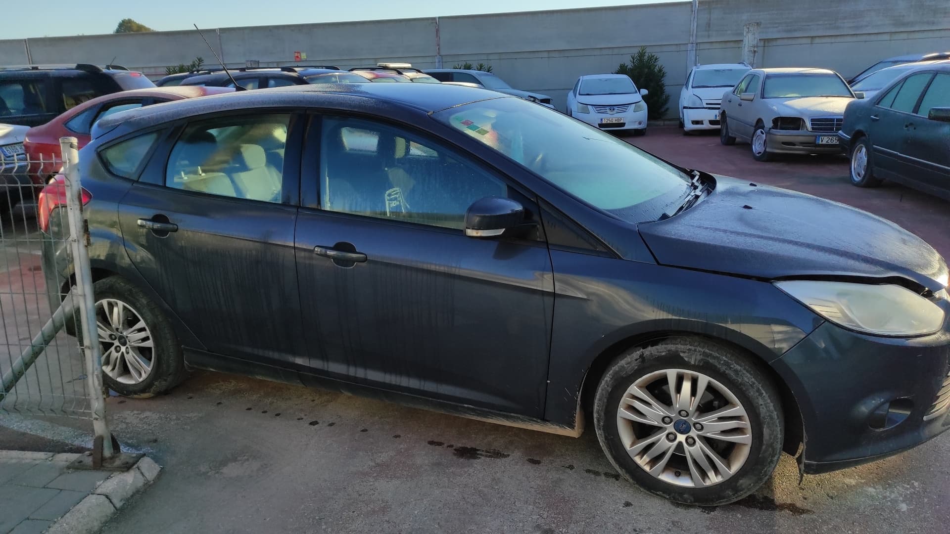 Recambio de REFUERZO PARAGOLPES DELANTERO para FORD FOCUS TURN. T1DA - GRIS 8