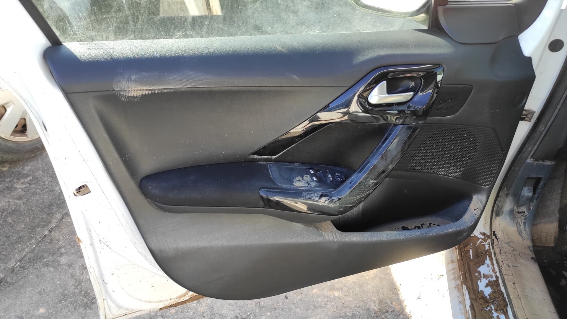 Recambio de REFUERZO PARAGOLPES DELANTERO para PEUGEOT 208 1.6 HDI 9H06 - BLANCO 8