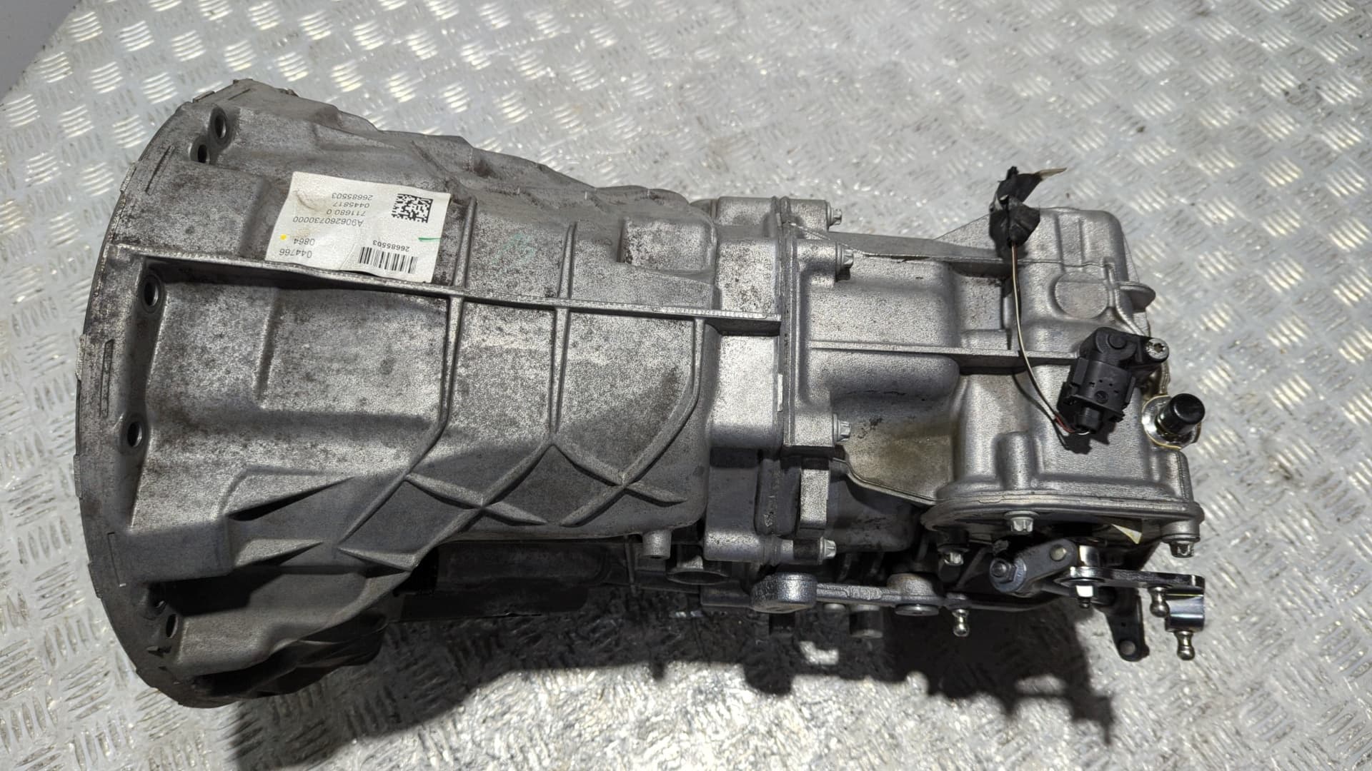 Recambio de CAJA CAMBIOS para MERCEDES-BENZ VITO (W639) BASIC, COMBI OM651940 referencia OEM IAM 711680 - AMARILLO 4