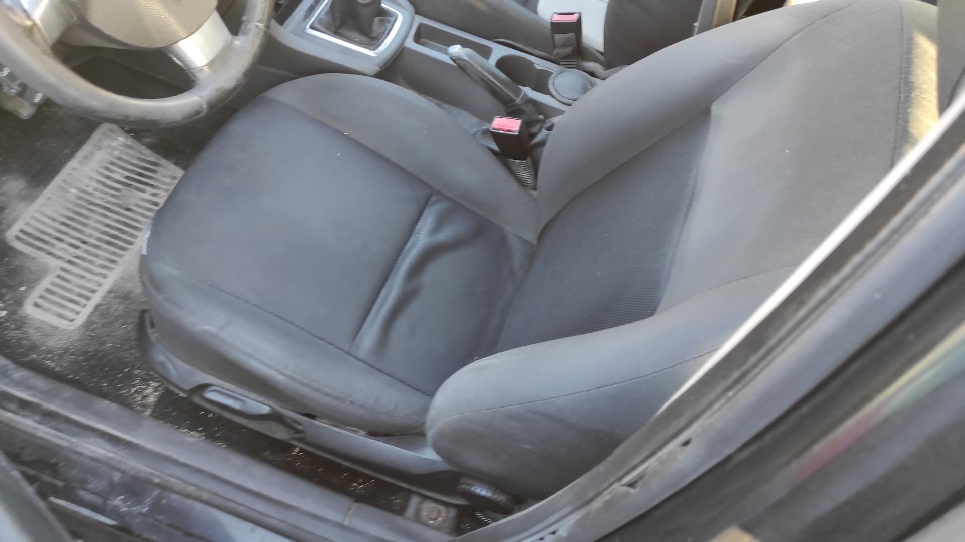Recambio de ALETA DELANTERA DERECHA para FORD FOCUS BERLINA (CAP) 1.6 TDCI Q8DA - NEGRO 5