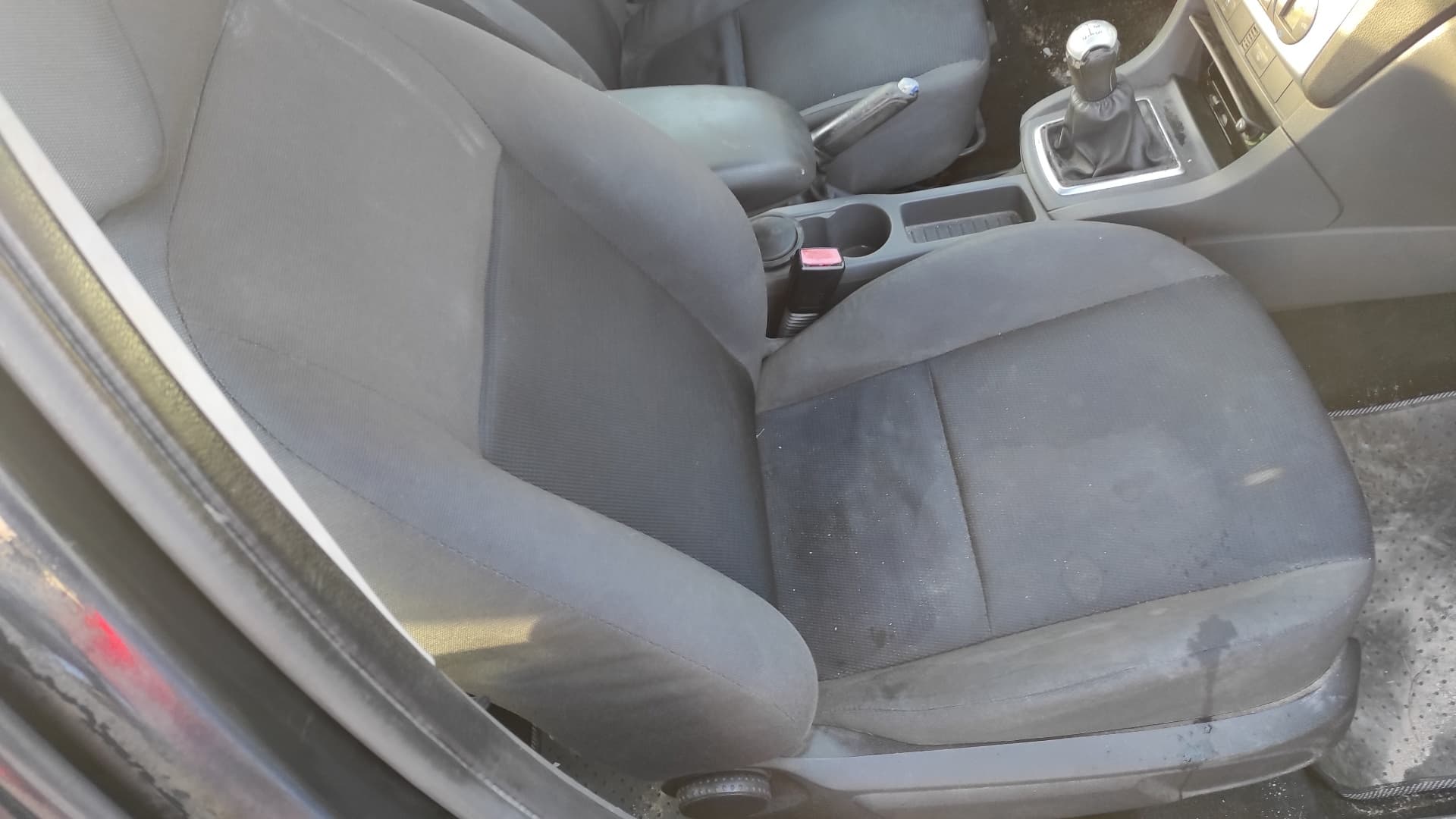 Recambio de ALETA DELANTERA DERECHA para FORD FOCUS BERLINA (CAP) 1.6 TDCI Q8DA - NEGRO 9