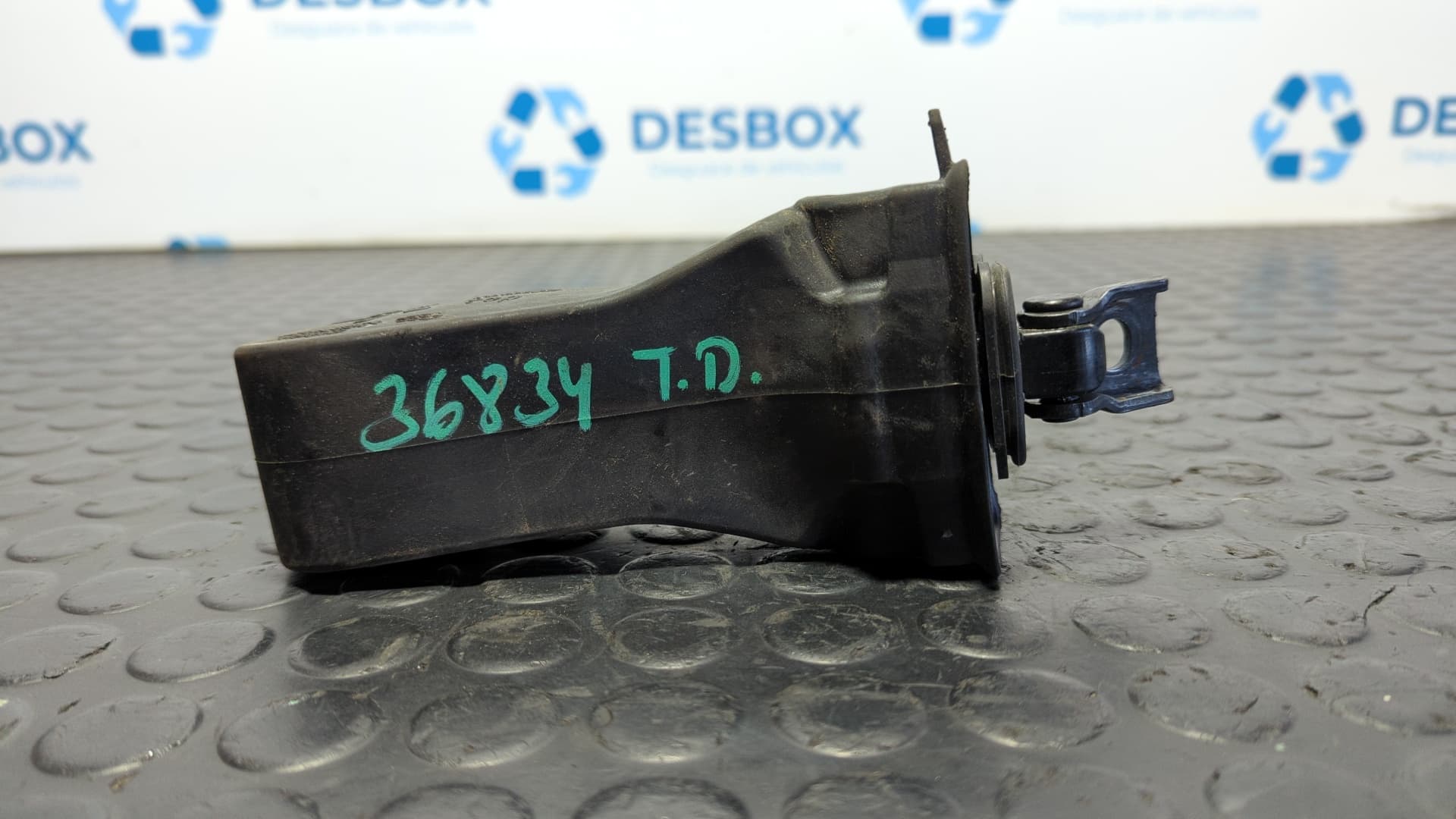 Recambio de RETENEDOR PUERTA DERECHA para VOLKSWAGEN GOLF VII LIM. 1,4 TSI CZDA referencia OEM IAM 5G0839267A - BLANCO