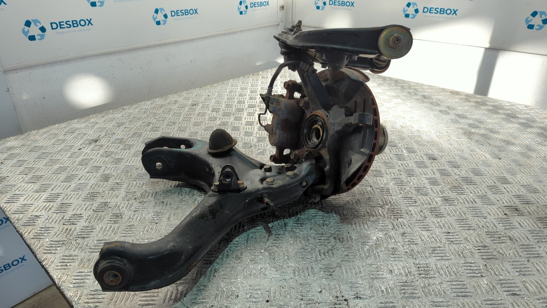 Recambio de MANGUETA DELANTERA IZQUIERDA para MITSUBISHI GALLOPER (HYUNDAI) 2.5 Turbodiesel 4D56 - AZUL
