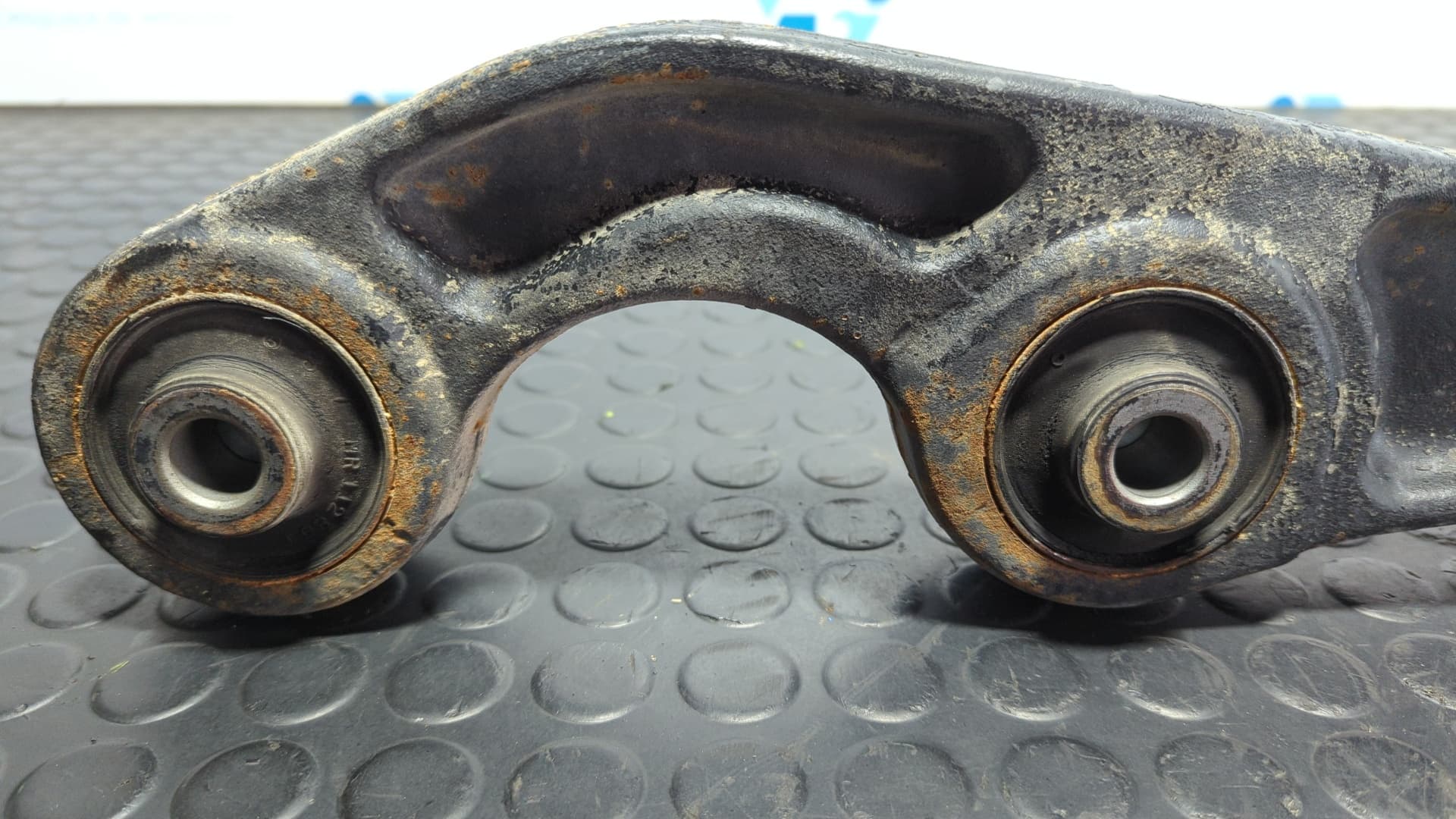 Recambio de BRAZO DERECHO INFERIOR TRASERO  para MITSUBISHI GALLOPER (HYUNDAI) 2.5 Turbodiesel 4D56 - AZUL 4