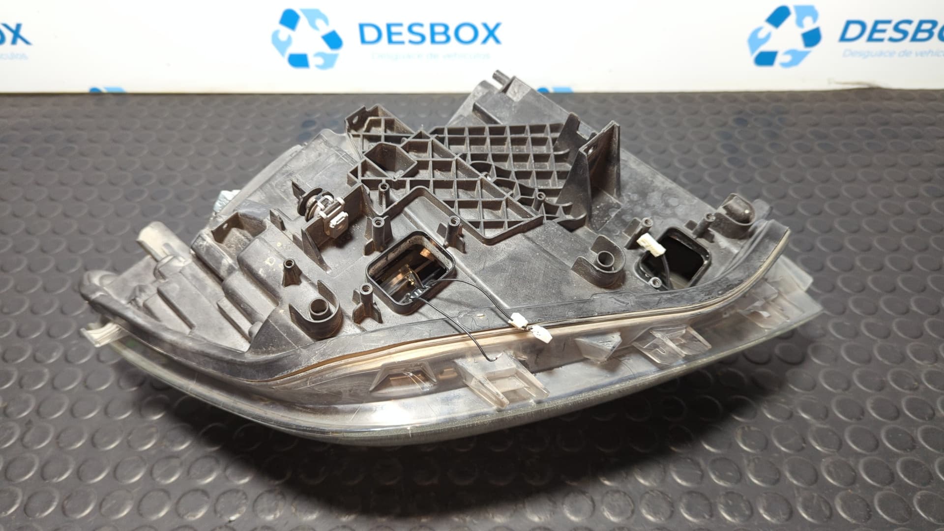 Recambio de FARO IZQUIERDO para BMW SERIE 1 LIM. (F20) referencia OEM IAM 722967907 4