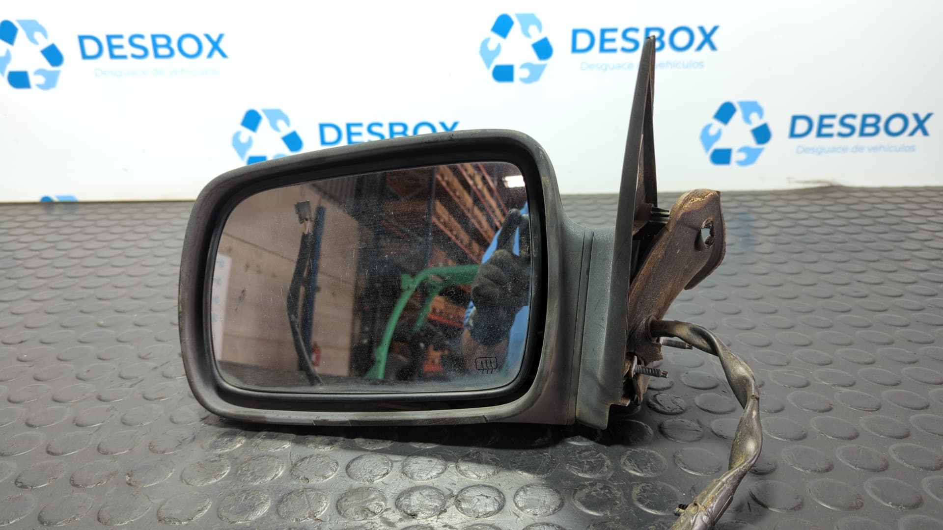 Recambio de RETROVISOR IZQUIERDO para CHRYSLER JEEP CHEROKEE (J) 2.5 Turbodiesel M52 referencia OEM IAM 010453 - VERDE