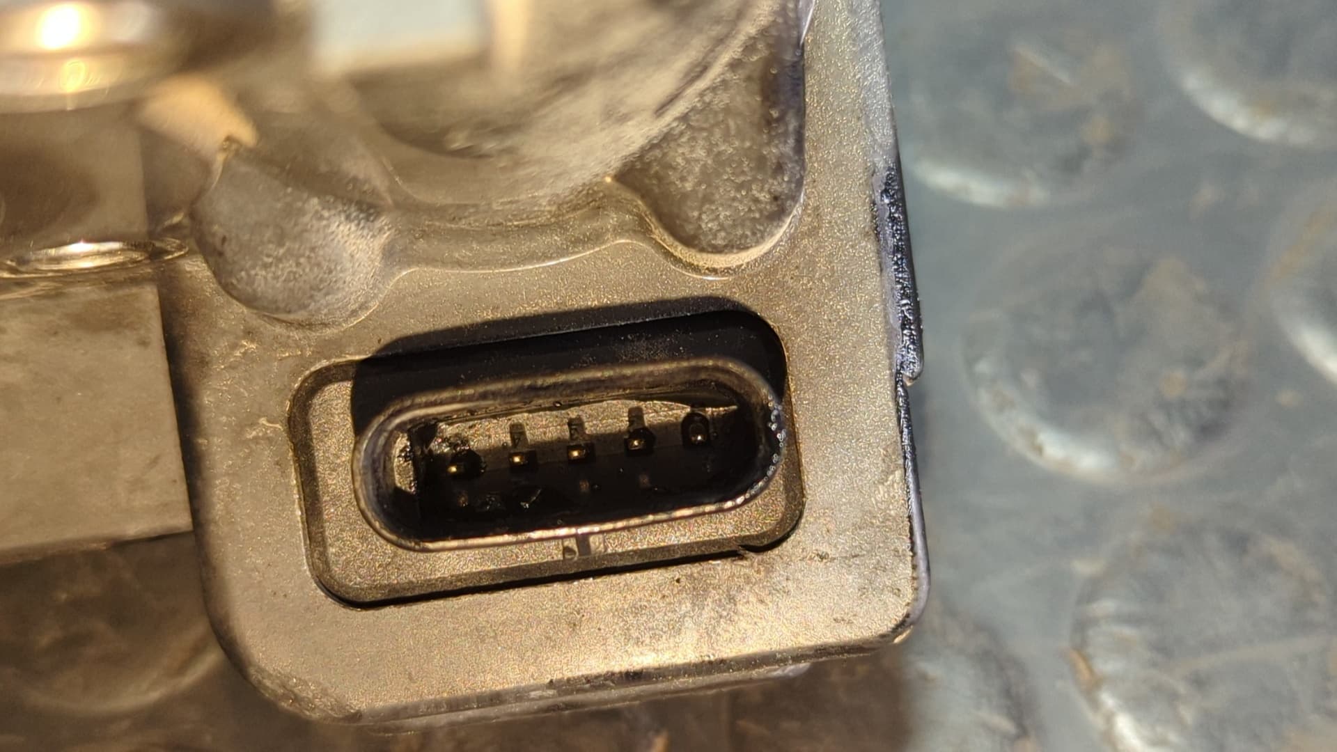 Recambio de CAJA MARIPOSA para MERCEDES-BENZ VITO (W639) BASIC, COMBI 2.2 CDI OM651940 referencia OEM IAM A6510900470 - AMARILLO 3