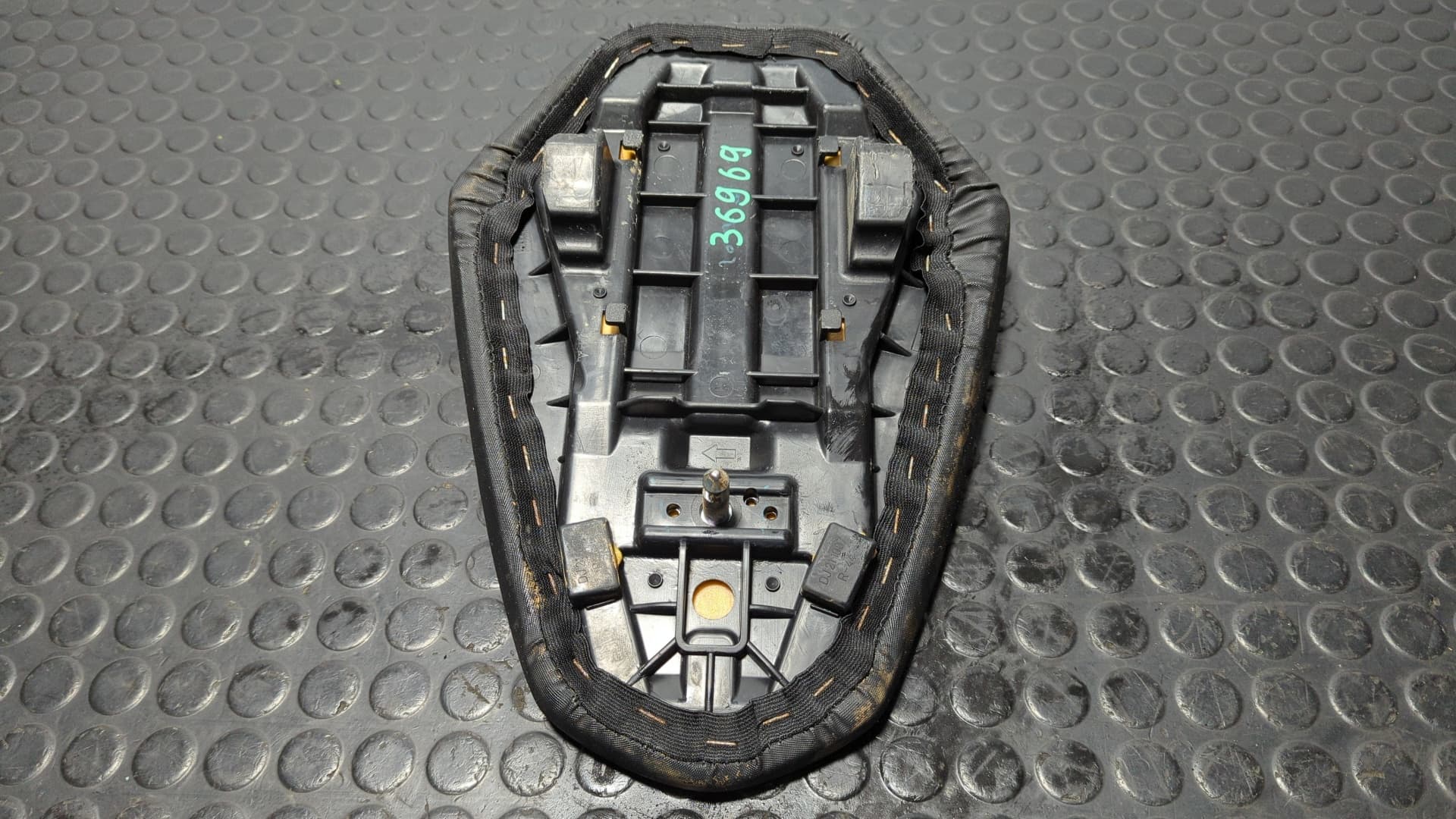 Recambio de ASIENTO TRASERO para KTM 125 DUKE * 125CC referencia OEM IAM DJ211007 - GRIS 5