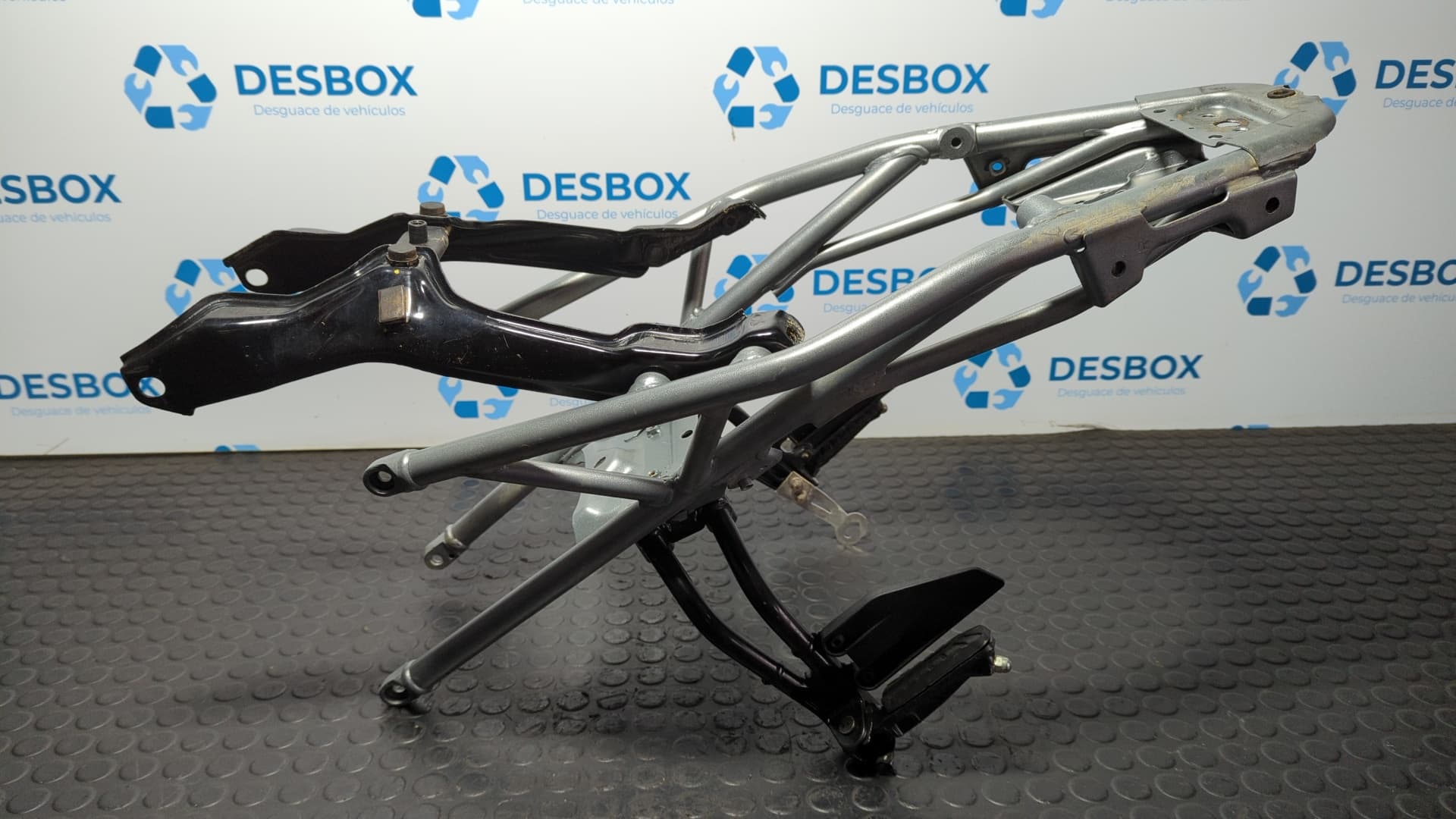 Recambio de BASTIDOR TRASERO para KTM 125 DUKE * 125CC - GRIS