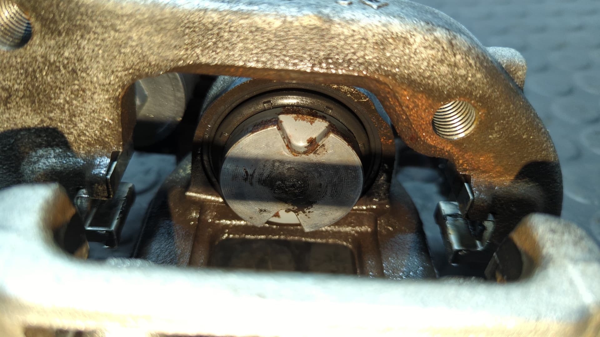 Recambio de PINZA DE FRENO TRASERA DERECHA para CITROEN GRAND C4 SPACETOURER B 1.5 HDI YH01 referencia OEM IAM 9819060980 - AZUL 3