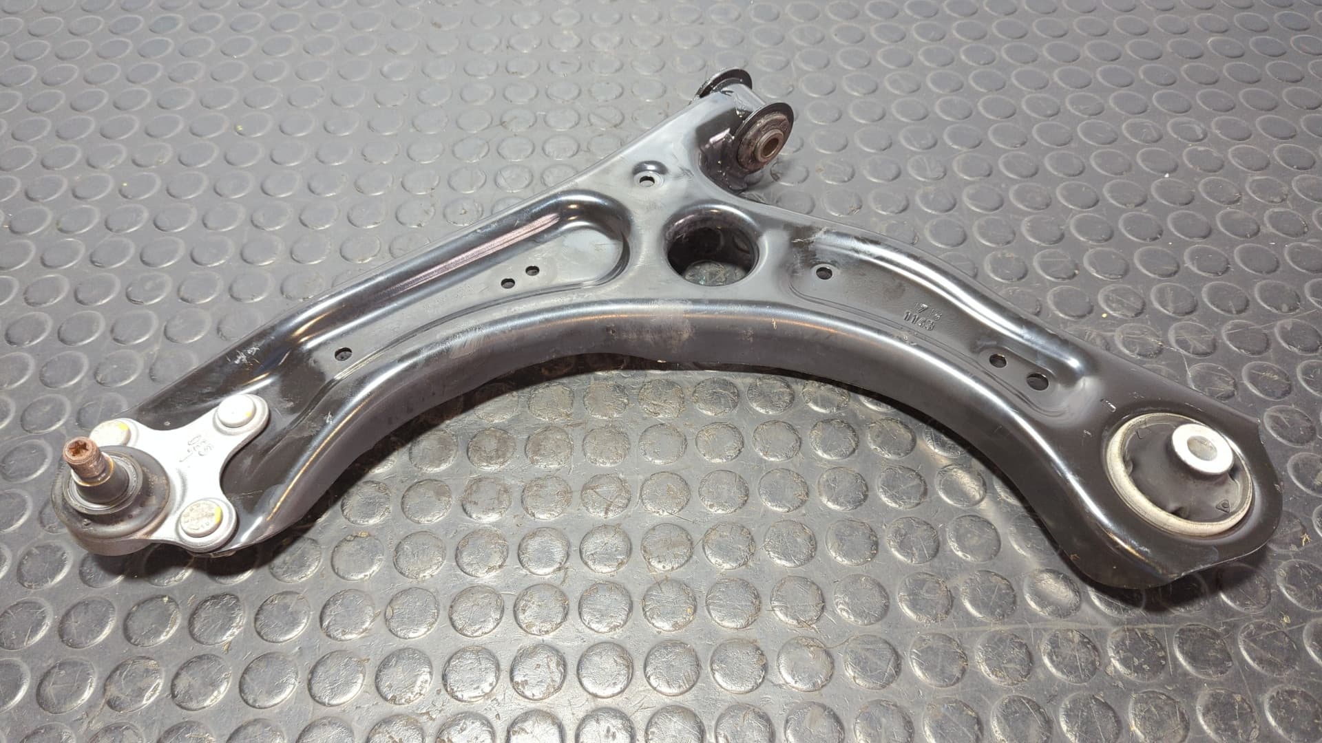 Recambio de BRAZO IZQUIERDO INFERIOR DELANTERO para SEAT ARONA ARONA 1.0 TSI CHZ referencia OEM IAM 2Q0407151B - NARANJA