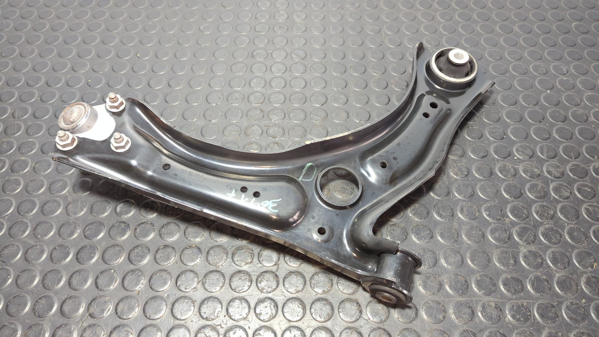 Recambio de BRAZO IZQUIERDO INFERIOR DELANTERO para SEAT ARONA ARONA 1.0 TSI CHZ referencia OEM IAM 2Q0407151B - NARANJA 3