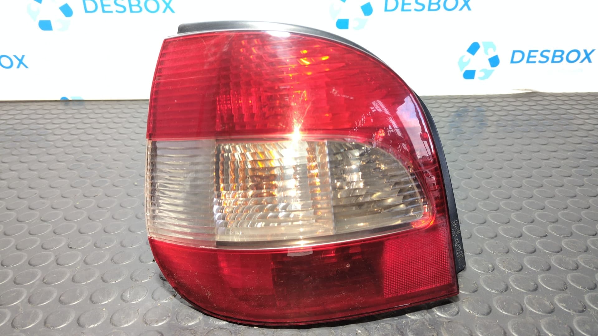 Recambio de PILOTO TRASERO IZQUIERDO para RENAULT MEGANE I SCENIC (JA0) * F9Q K7 referencia OEM IAM 2341 - GRIS