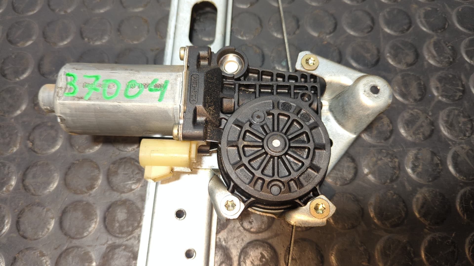 Recambio de ELEVALUNAS TRASERO IZQUIERDO para MERCEDES-BENZ CLASE M (W163) 270 CDI 612963 referencia OEM IAM 119017100 - GRIS 3