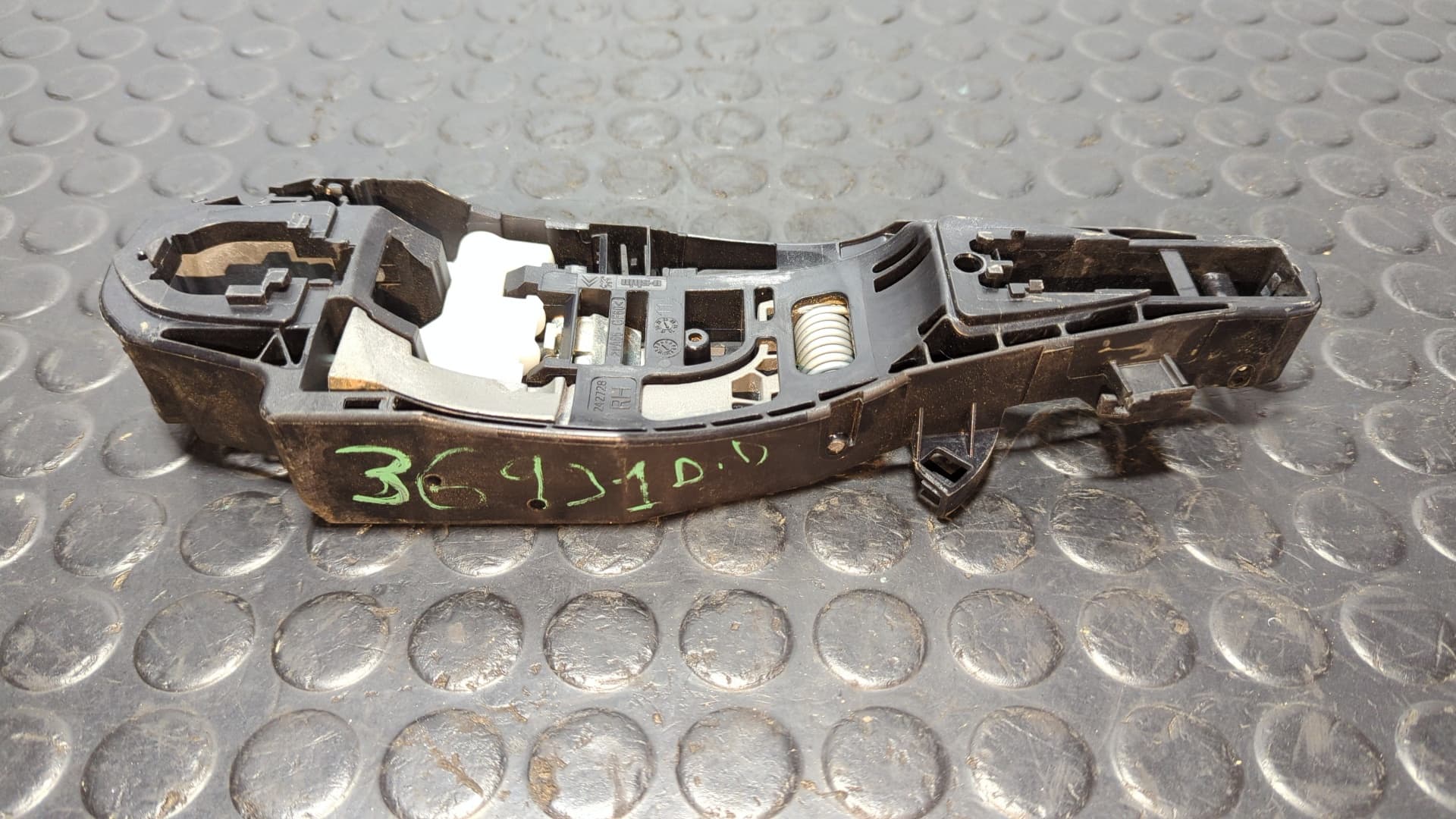 Recambio de SOPORTE MANETA DELANTERA DERECHA para CITROEN GRAND C4 SPACETOURER B 1.5 HDI YH01 referencia OEM IAM 9686433680 - AZUL 2