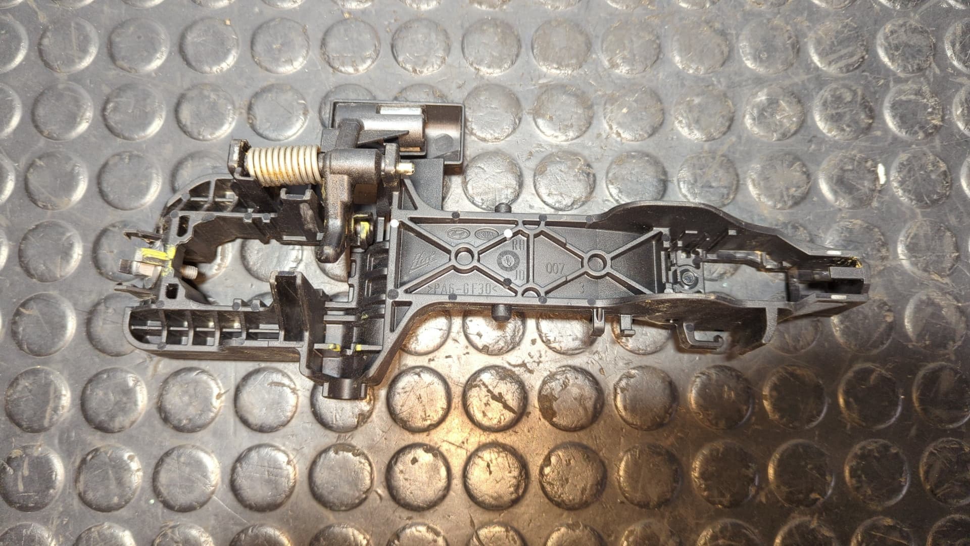 Recambio de SOPORTE MANETA EXTERIOR TRASERA DERECHA para KIA CEE'D D4FC - AZUL 4