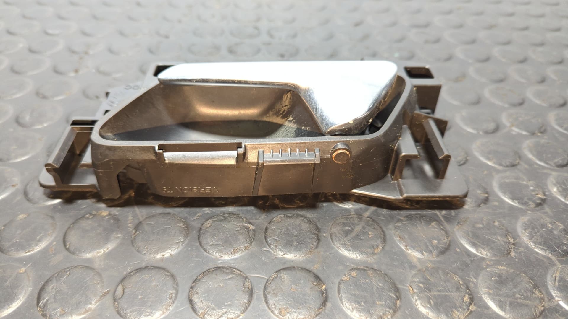 Recambio de MANETA INTERIOR DELANTERA IZQUIERDA para OPEL CORSA F * ZK01 referencia OEM IAM 39198474 - ROJO 2