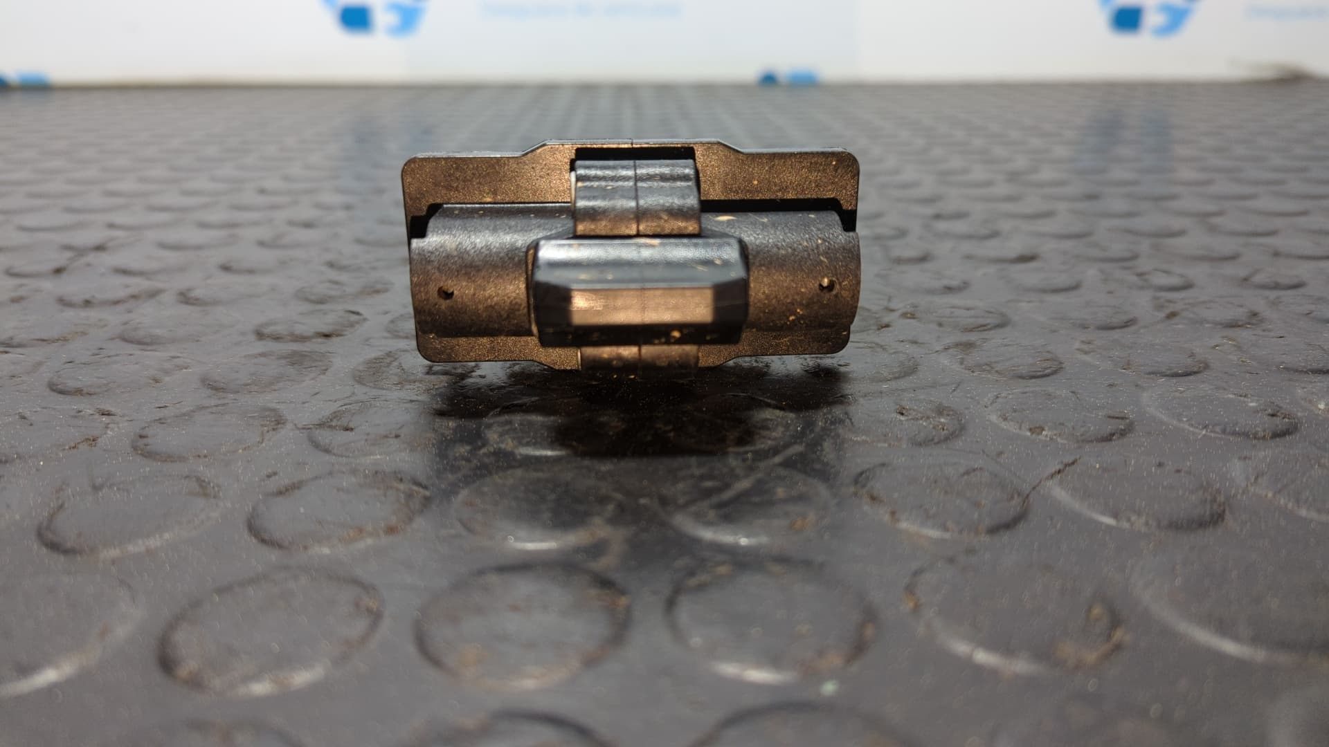 Recambio de RETENEDOR PUERTA IZQUIERDA  para OPEL CORSA F * ZK01 referencia OEM IAM ES72 P2X - ROJO 2