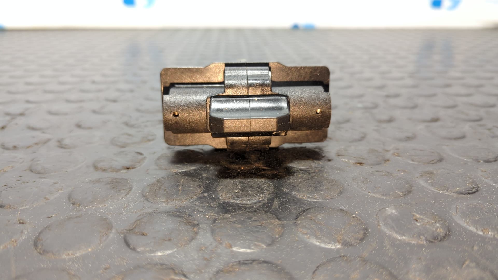Recambio de RETENEDOR PUERTA DERECHA para OPEL CORSA F * ZK01 referencia OEM IAM ES72 P2X - ROJO 4