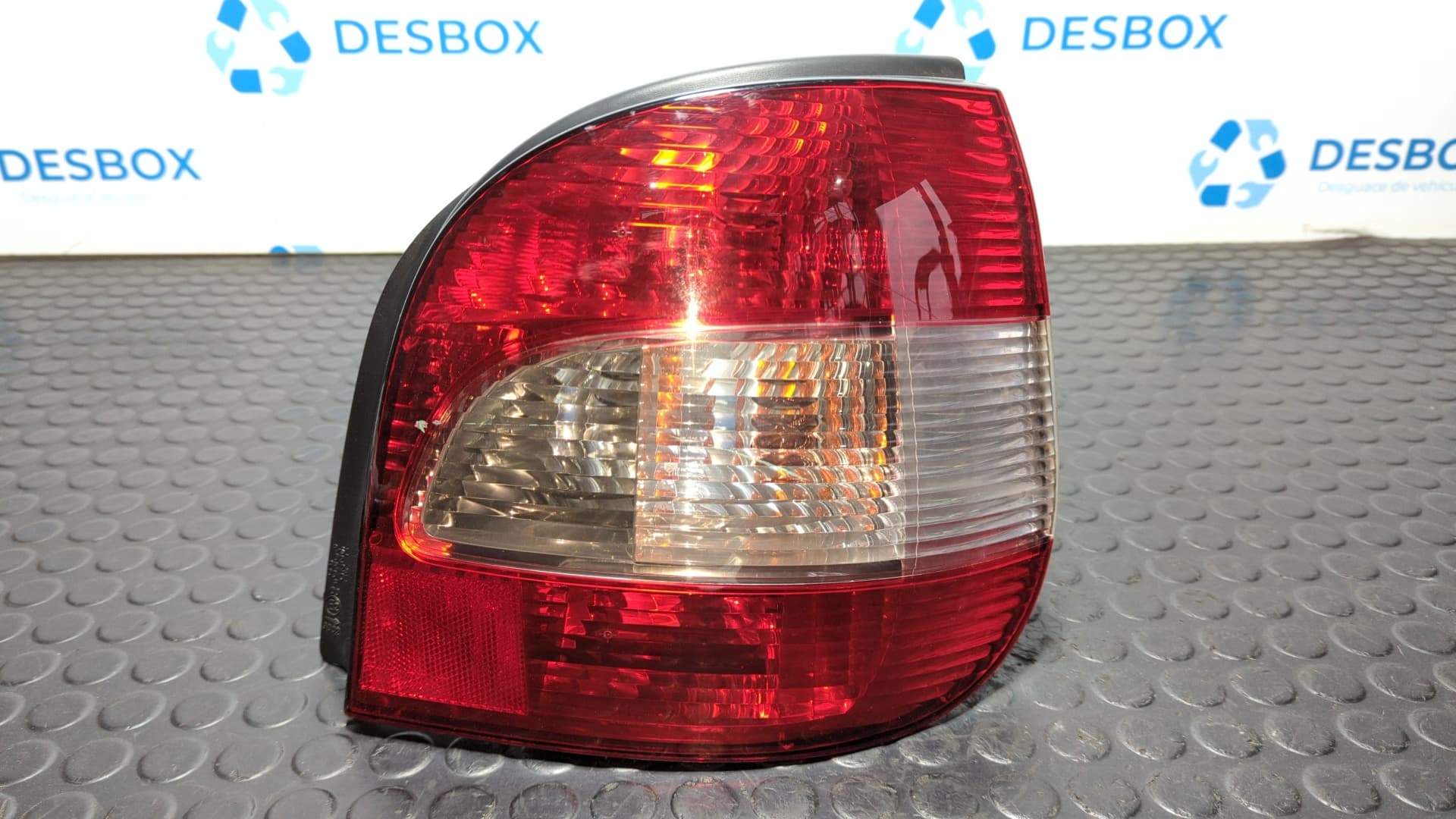 Recambio de PILOTO TRASERO DERECHO para RENAULT MEGANE I SCENIC (JA0) * F9Q K7 referencia OEM IAM 2341 - GRIS