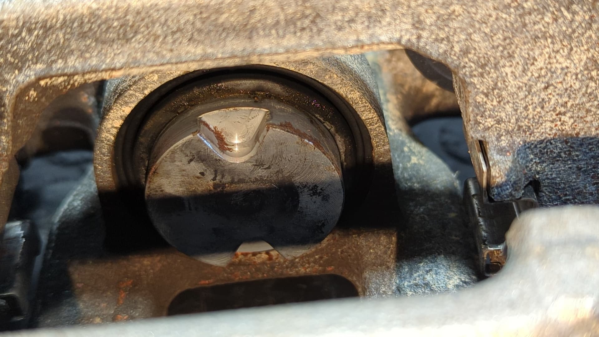 Recambio de PINZA DE FRENO TRASERA IZQUIERDA para OPEL CORSA F * ZK01 referencia OEM IAM AE777006 - ROJO 2