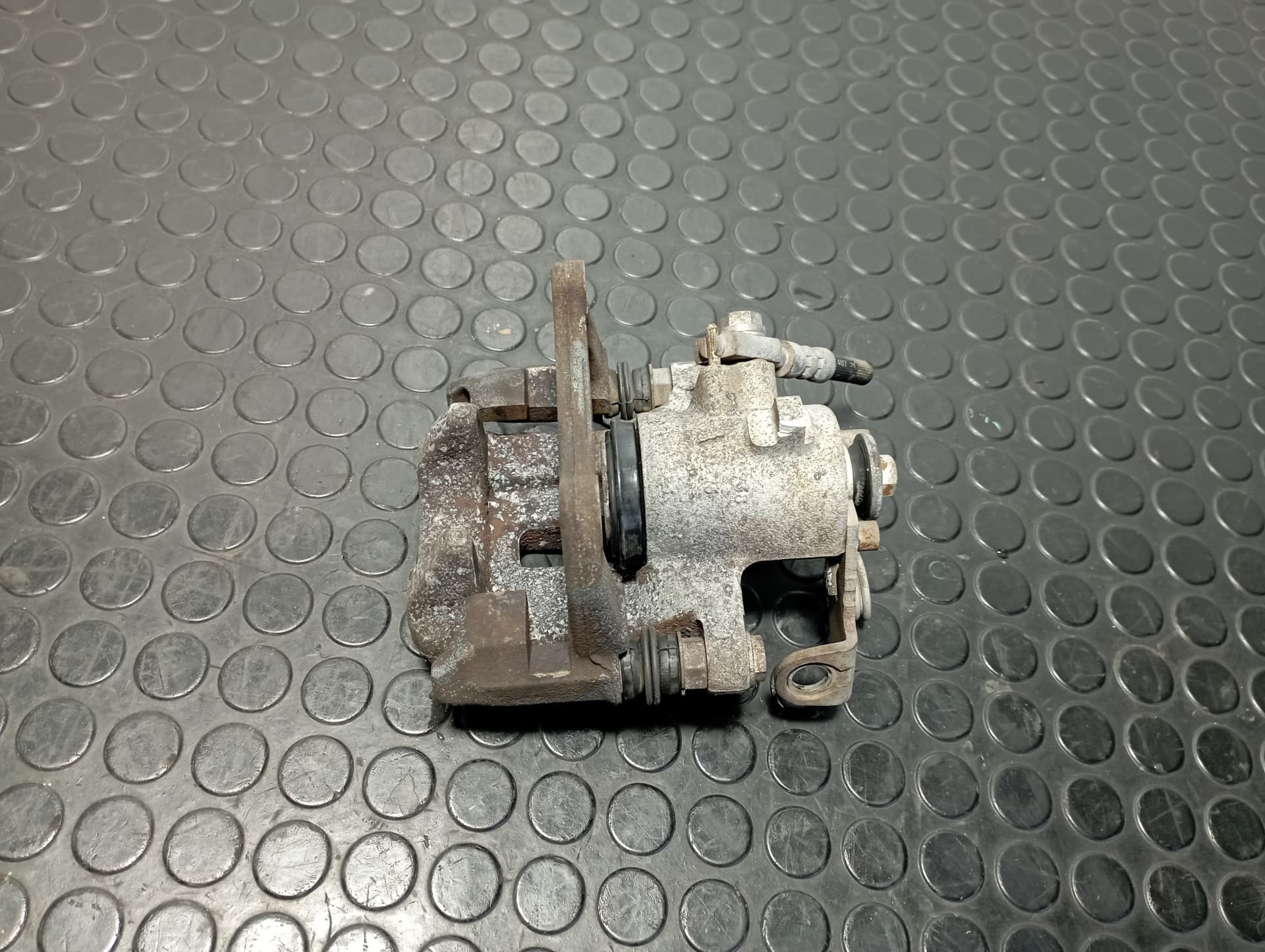 Recambio de PINZA DE FRENO TRASERA DERECHA para SEAT EXEO ST (3R5)(2009>) 2.0 TDI CAGA referencia OEM IAM M068 - NEGRO 4
