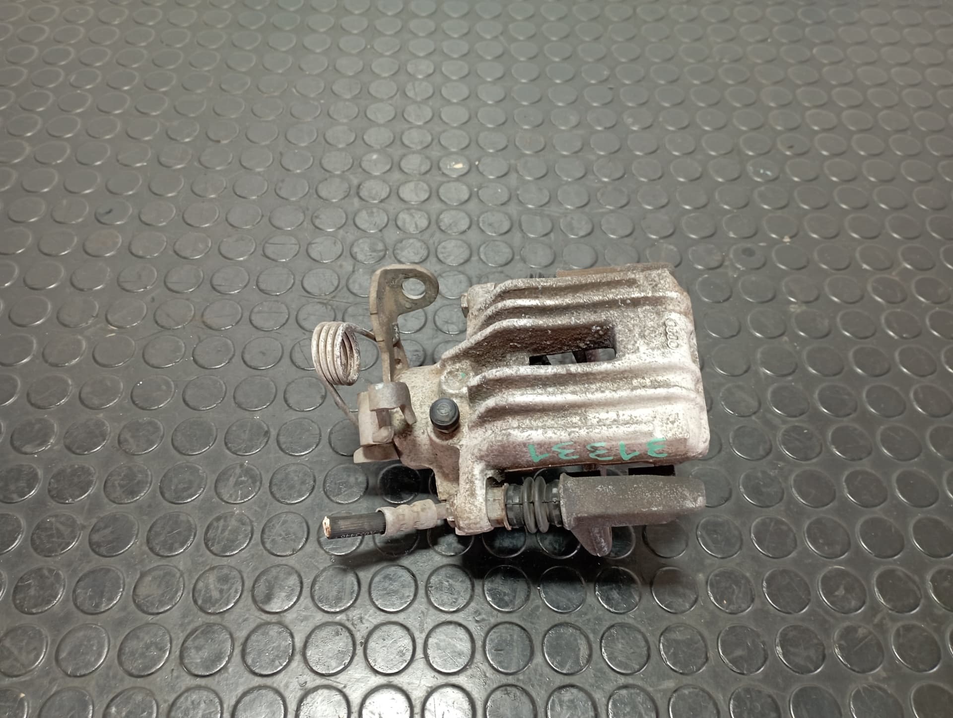 Recambio de PINZA DE FRENO TRASERA IZQUIERDA para SEAT EXEO ST (3R5)(2009>) 2.0 TDI CAGA referencia OEM IAM 5780G - NEGRO