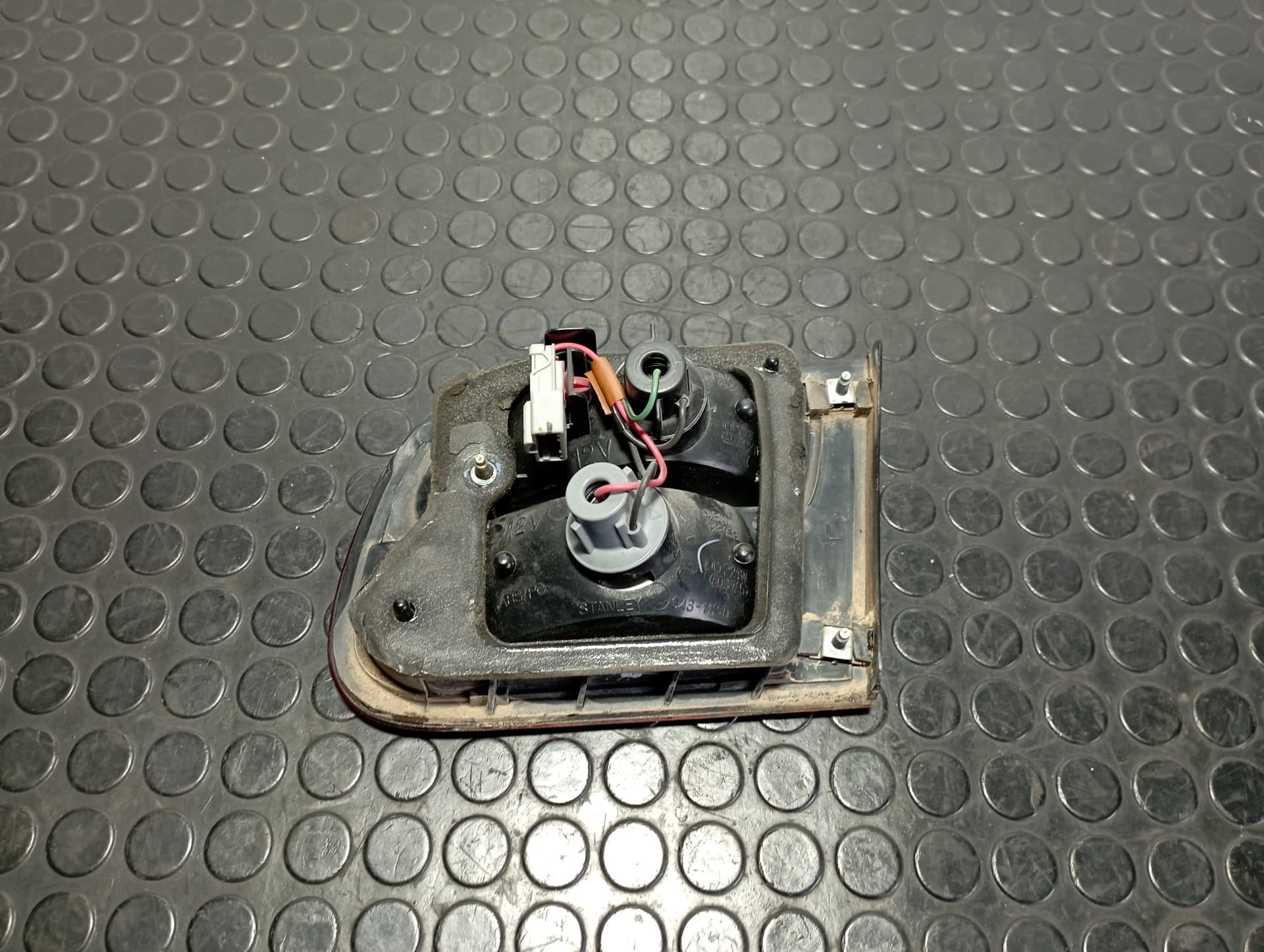 Recambio de PILOTO PORTON IZQUIERDO para HONDA CIVIC (AF-AS) * D13B2 referencia OEM IAM 0431124L - AZUL 3