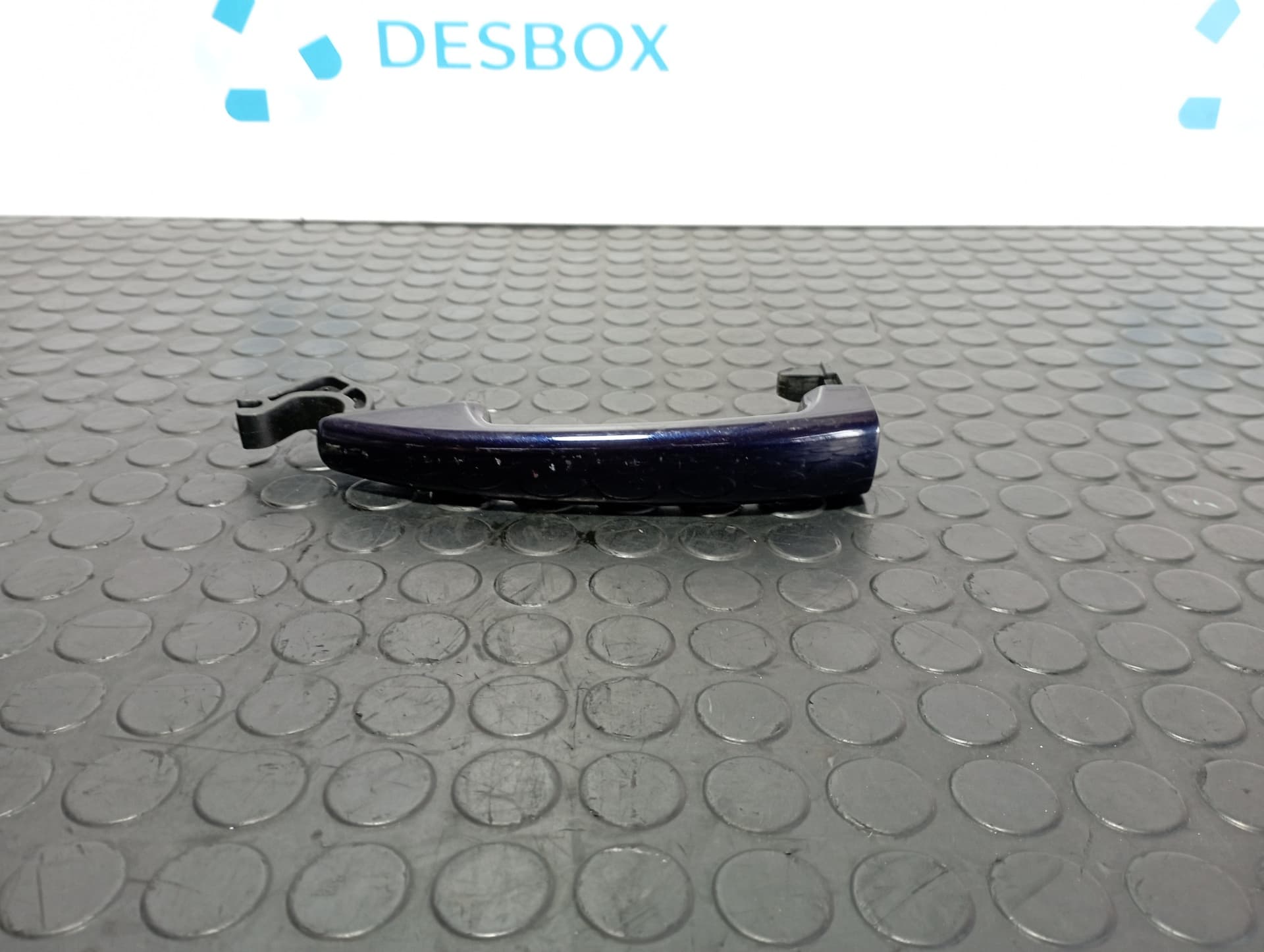 Recambio de MANETA DELANTERA DERECHA para PEUGEOT 208 1.2 PURETECH HM05 referencia OEM IAM 8493 - AZUL